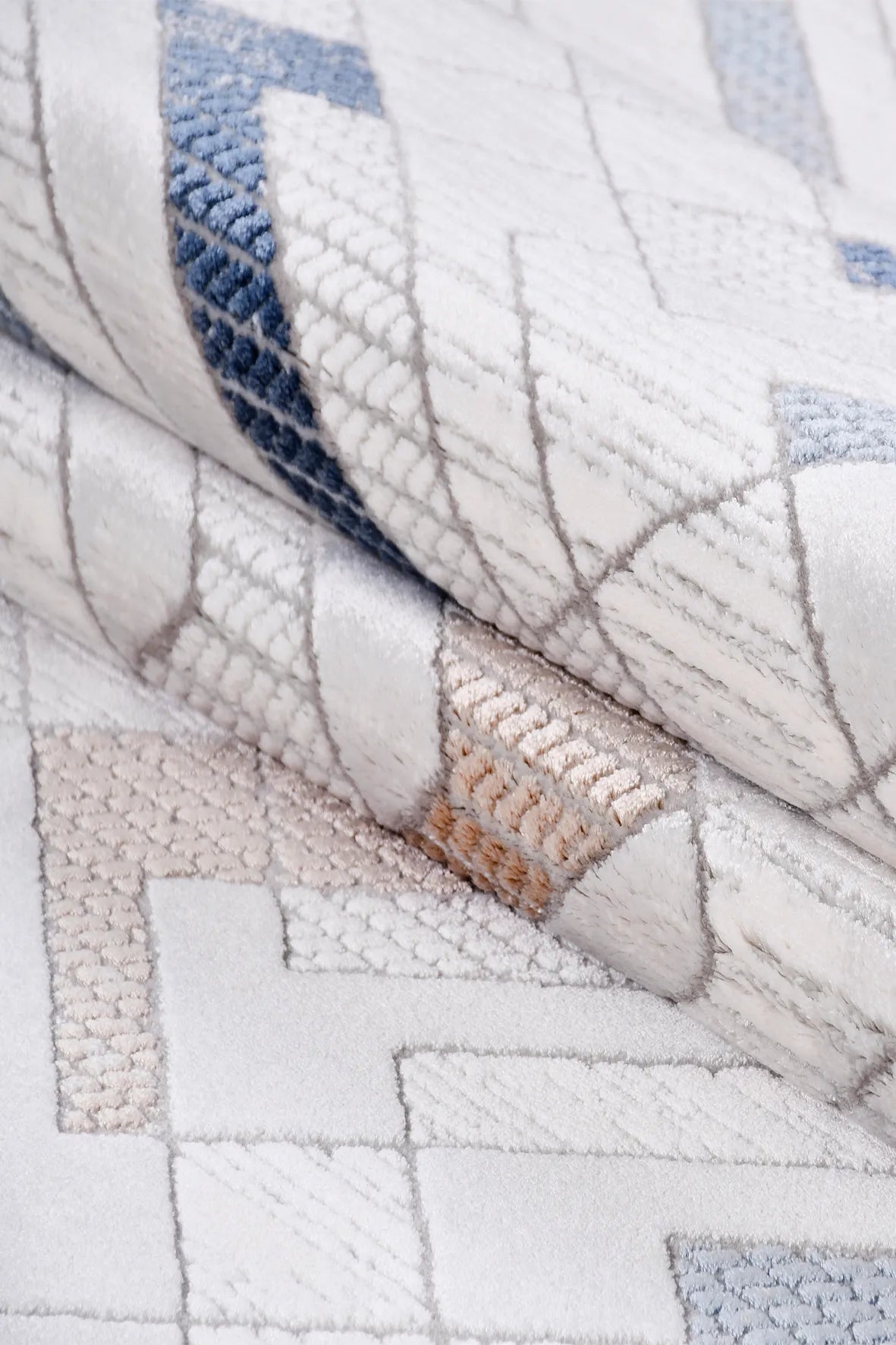 Lacivert ve Bej Geometrik Halı