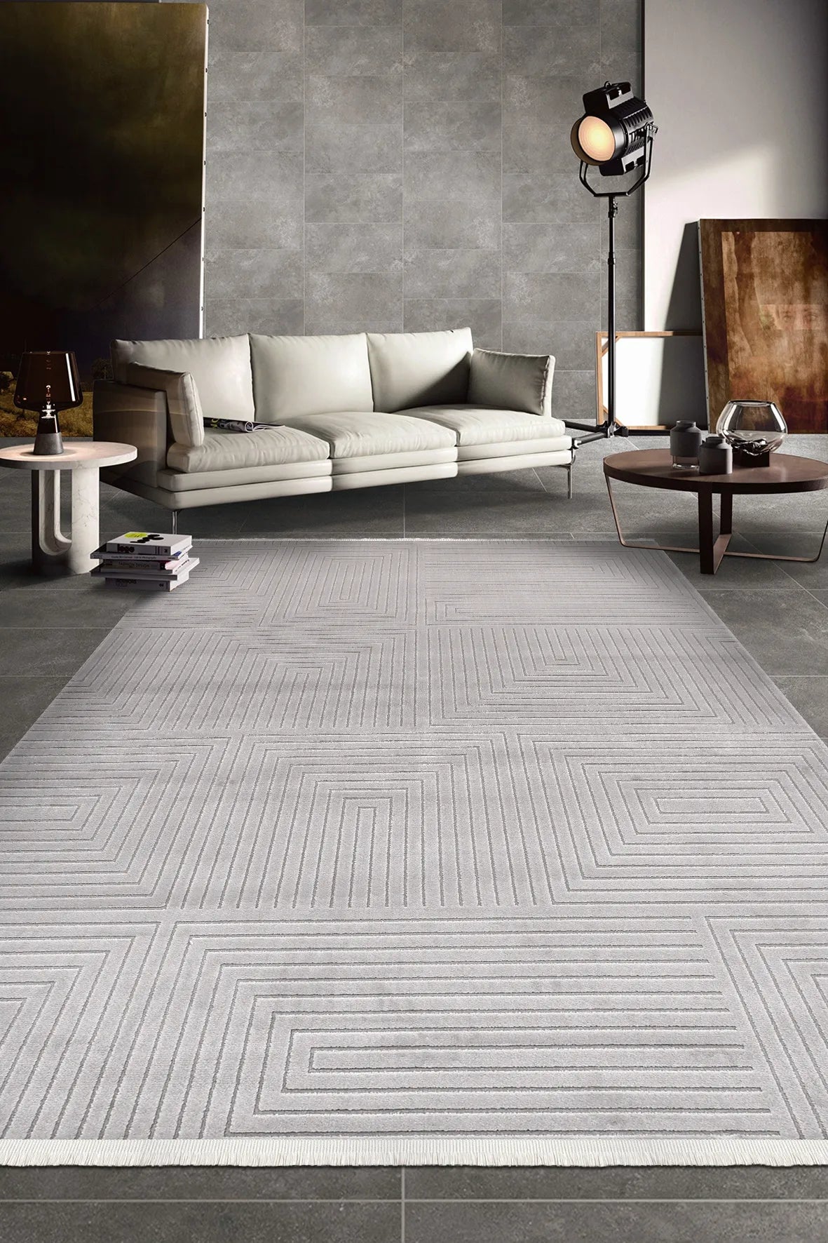 Gri Geometrik Labirent Desenli Halı