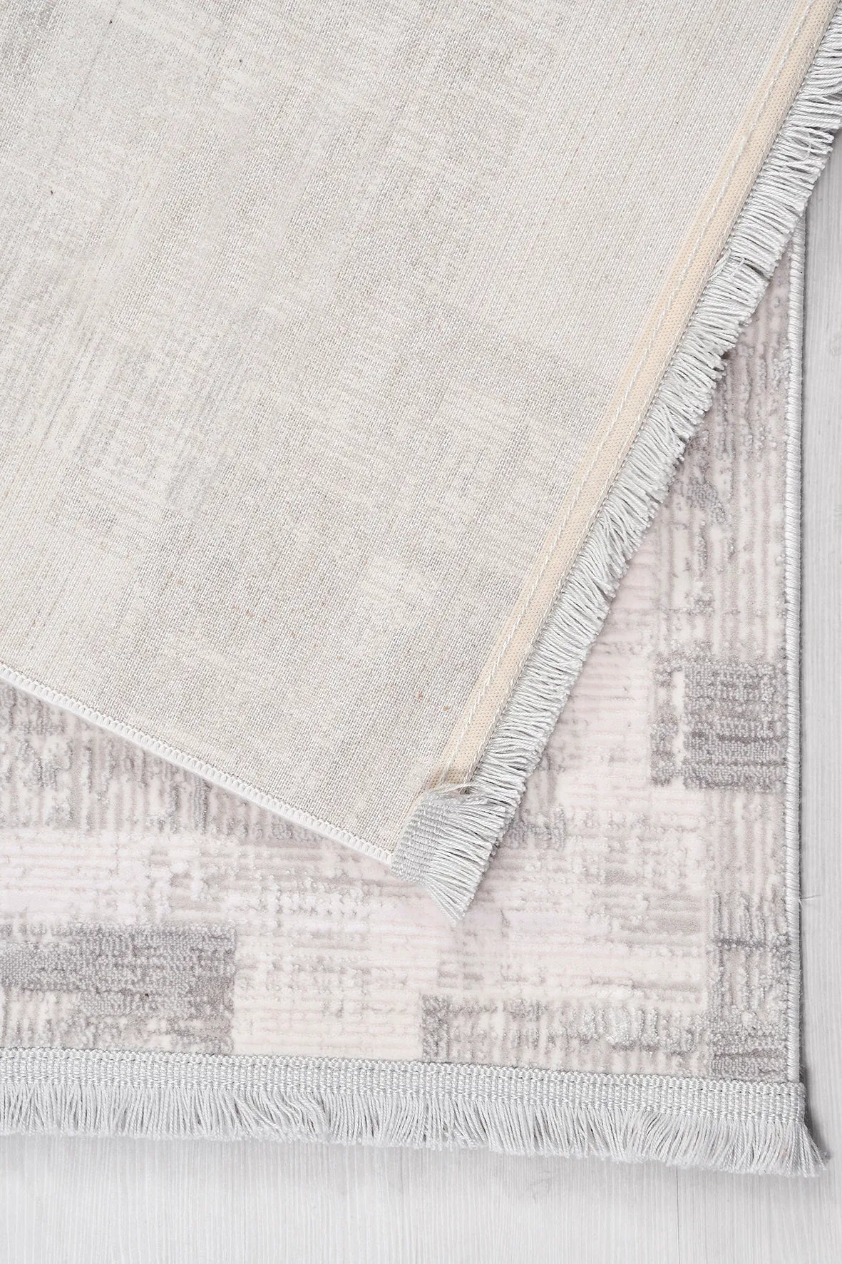 Gri ve Gümüş Yoğun Eskitme Halı