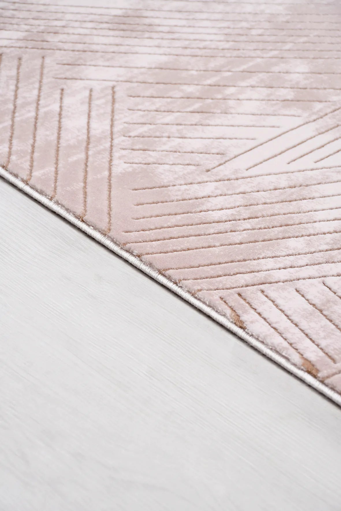 Krem ve Pudra Çizgisel Modern Halı