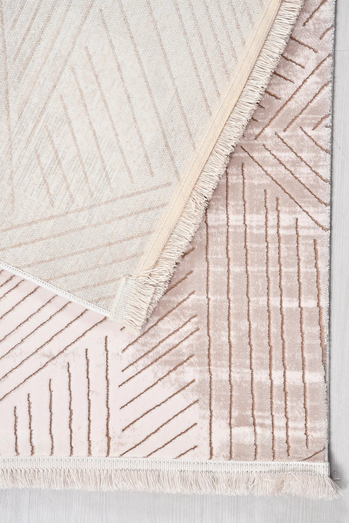 Krem ve Pudra Çizgisel Modern Halı