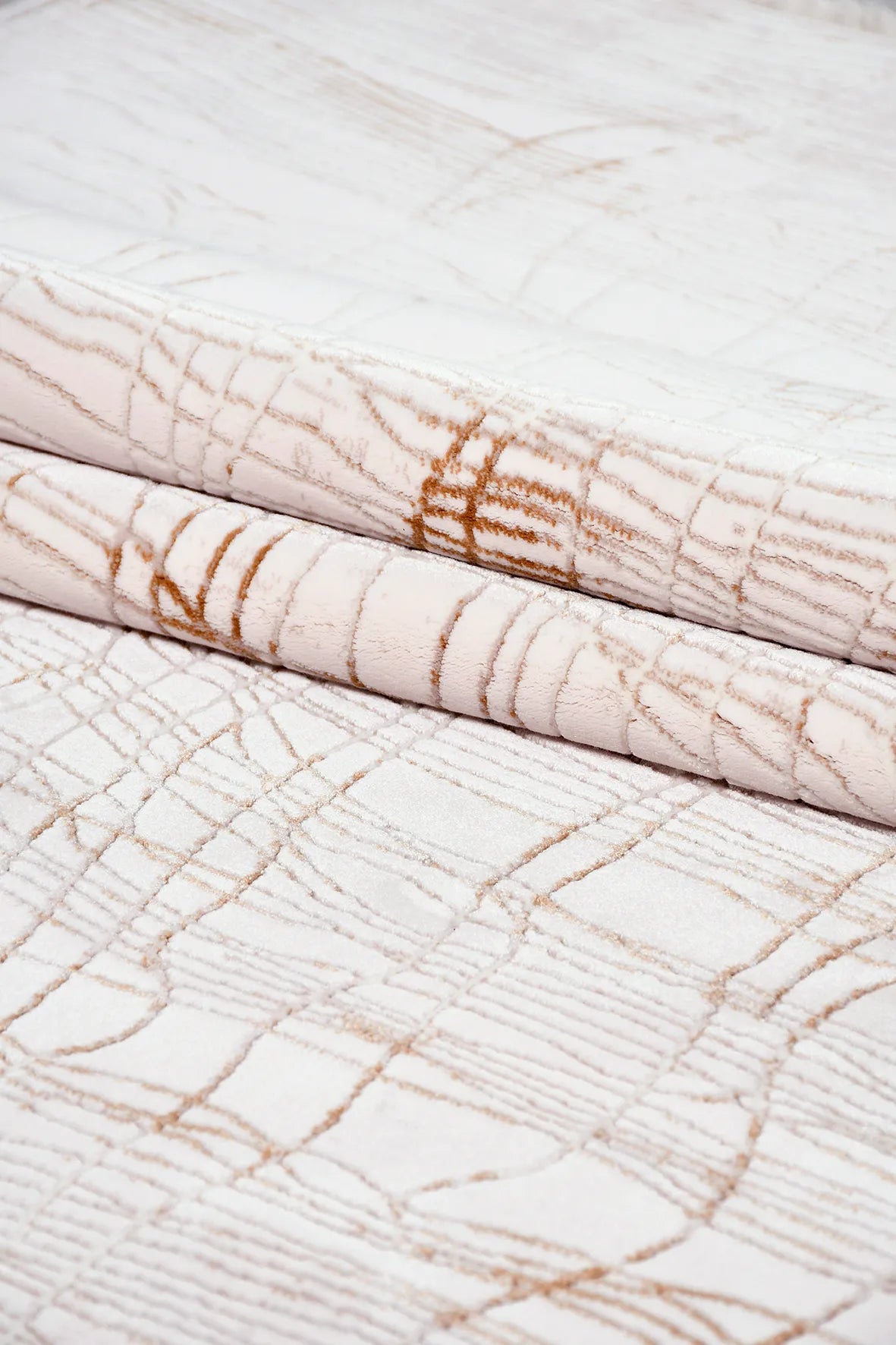 Krem ve Bakır Tonlu Modern Halı