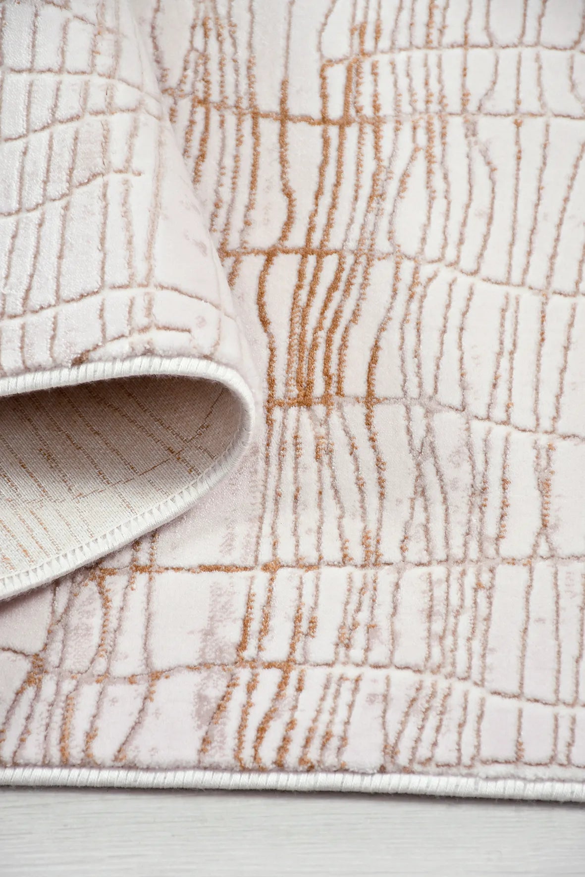 Krem ve Bakır Tonlu Modern Halı