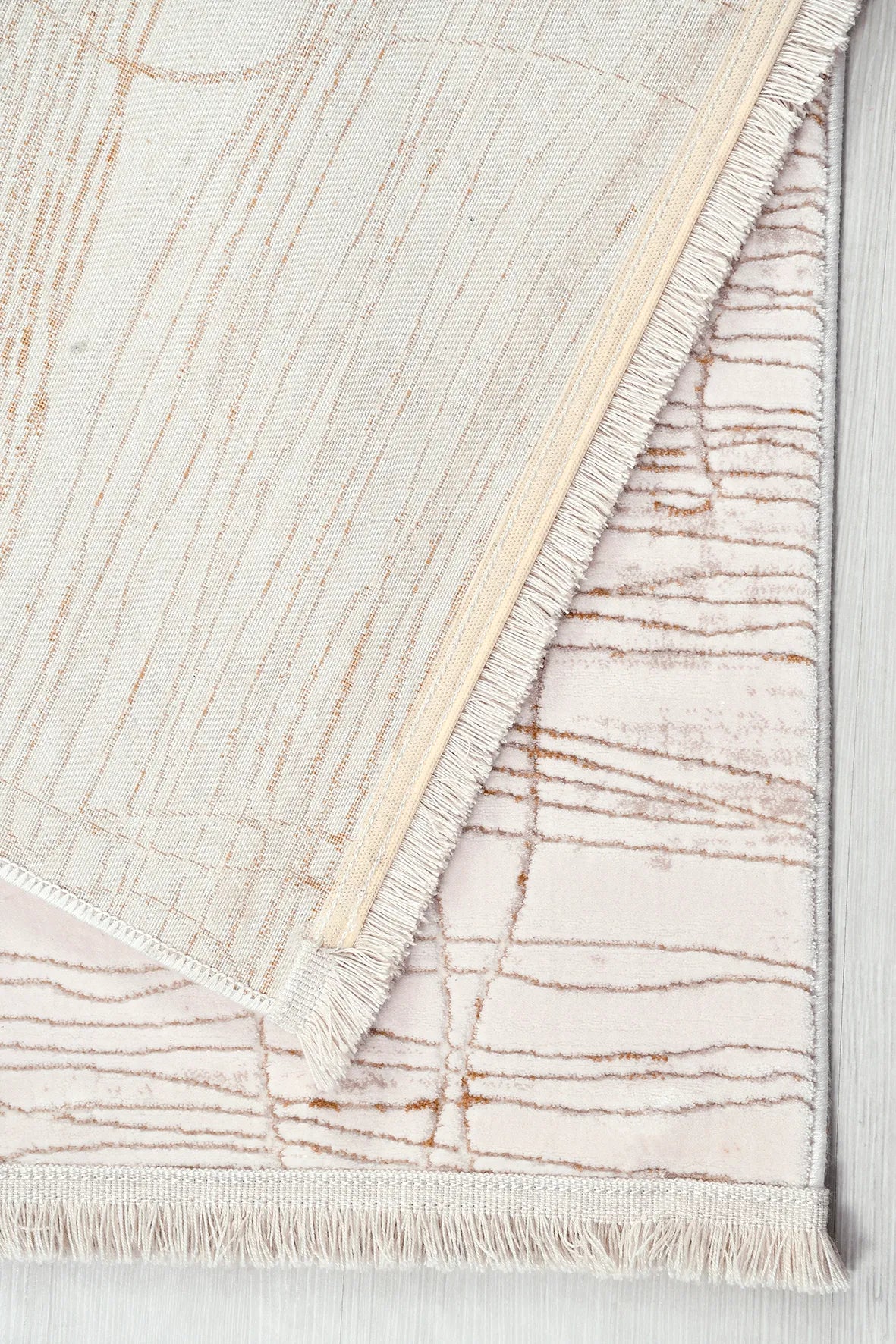 Krem ve Bakır Tonlu Modern Halı