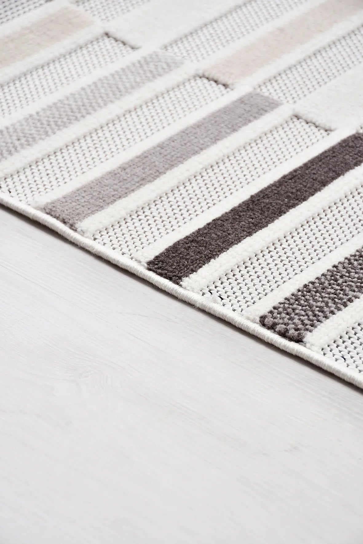 Krem, Siyah ve Pudra Çizgili Dokulu Halı