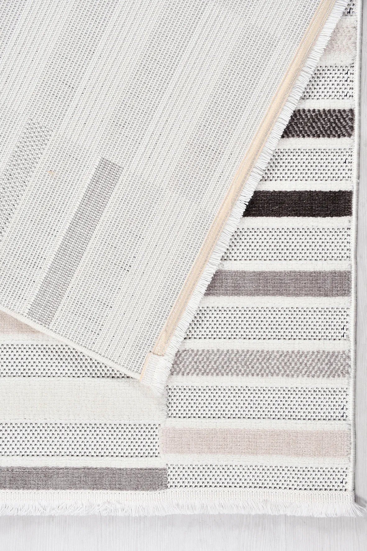 Krem, Siyah ve Pudra Çizgili Dokulu Halı