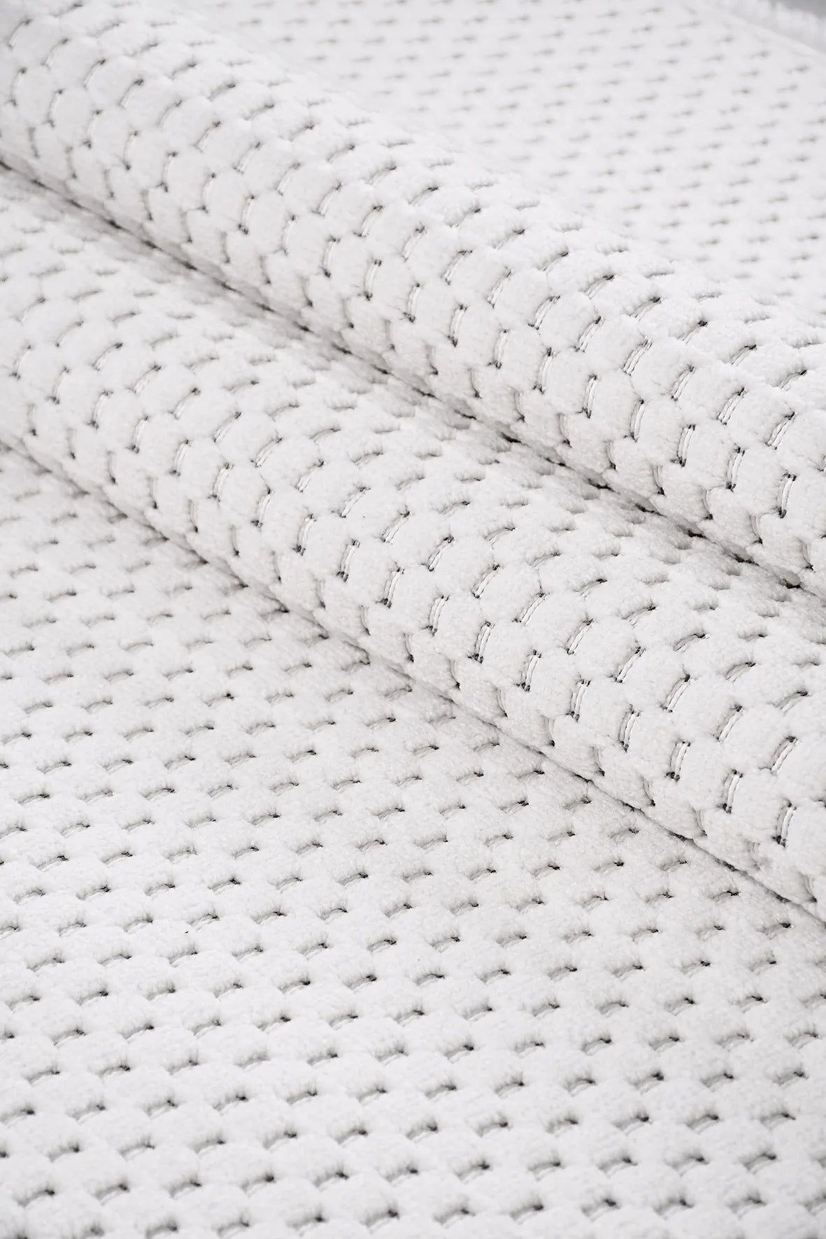 Beyaz ve Gri Petek Dokulu Minimalist Halı