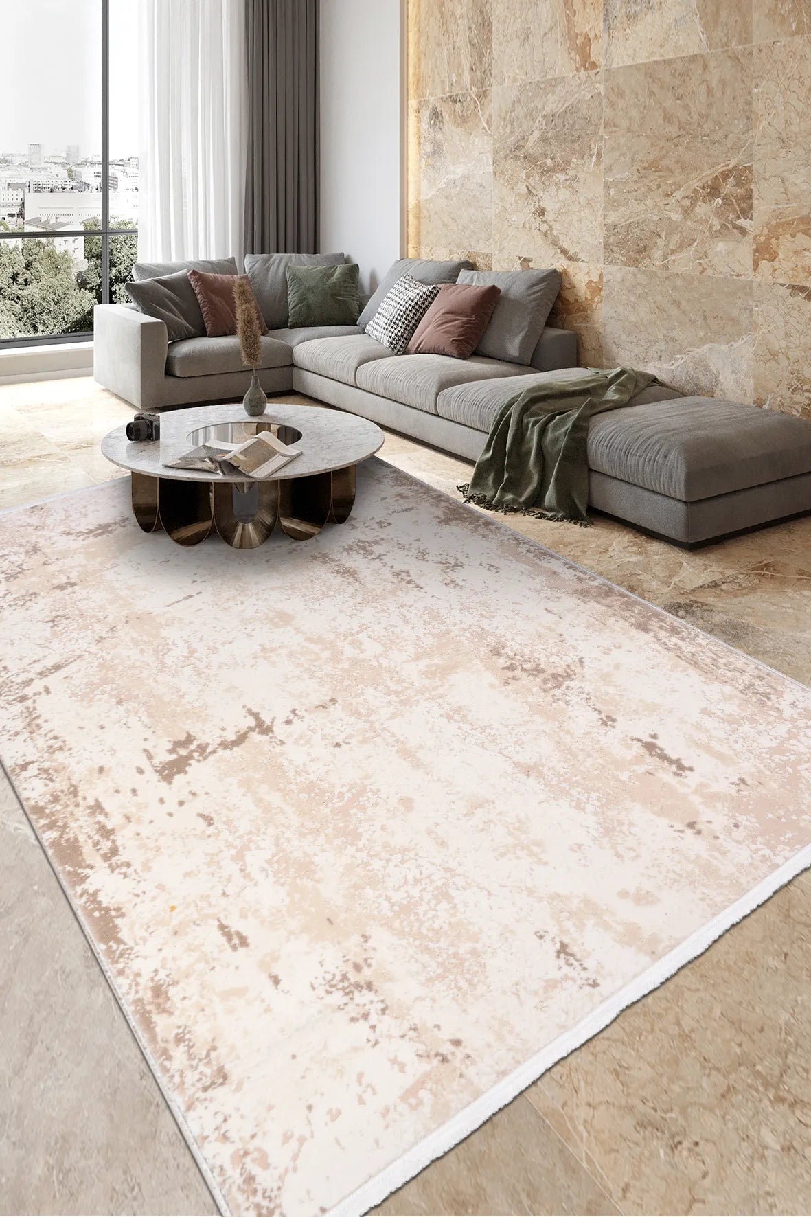 Krem ve Bej Eskitme Desenli Vintage Halı