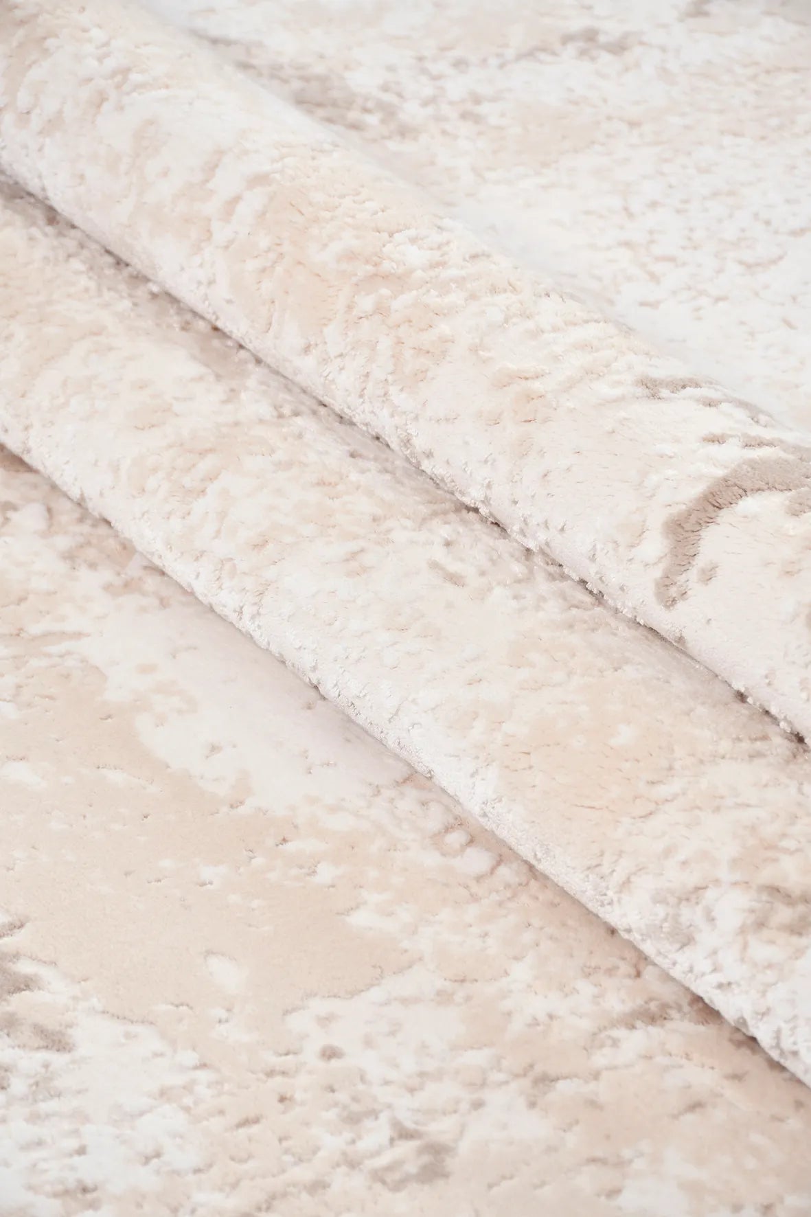 Krem ve Bej Eskitme Desenli Vintage Halı