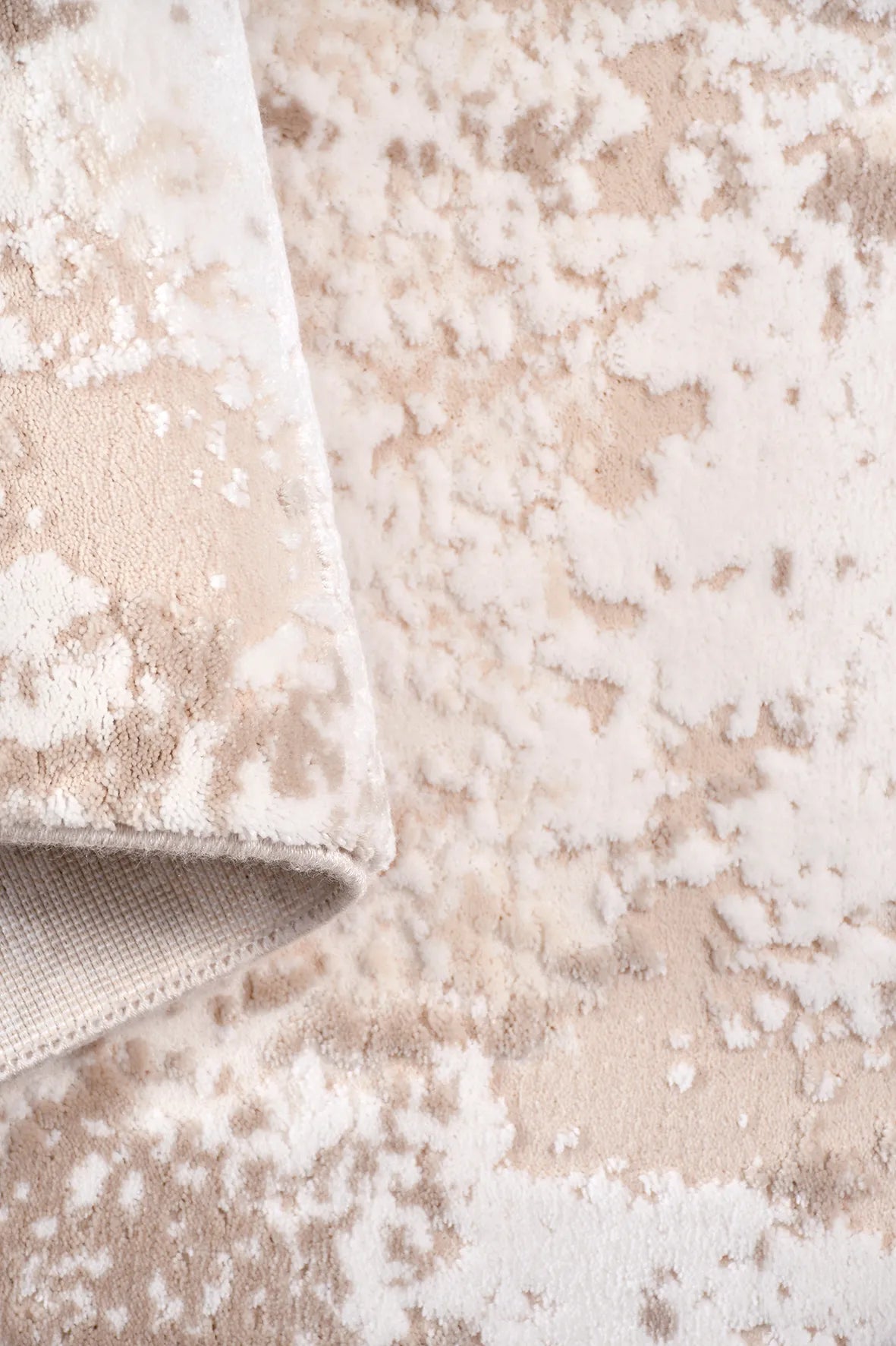 Krem ve Bej Eskitme Desenli Vintage Halı