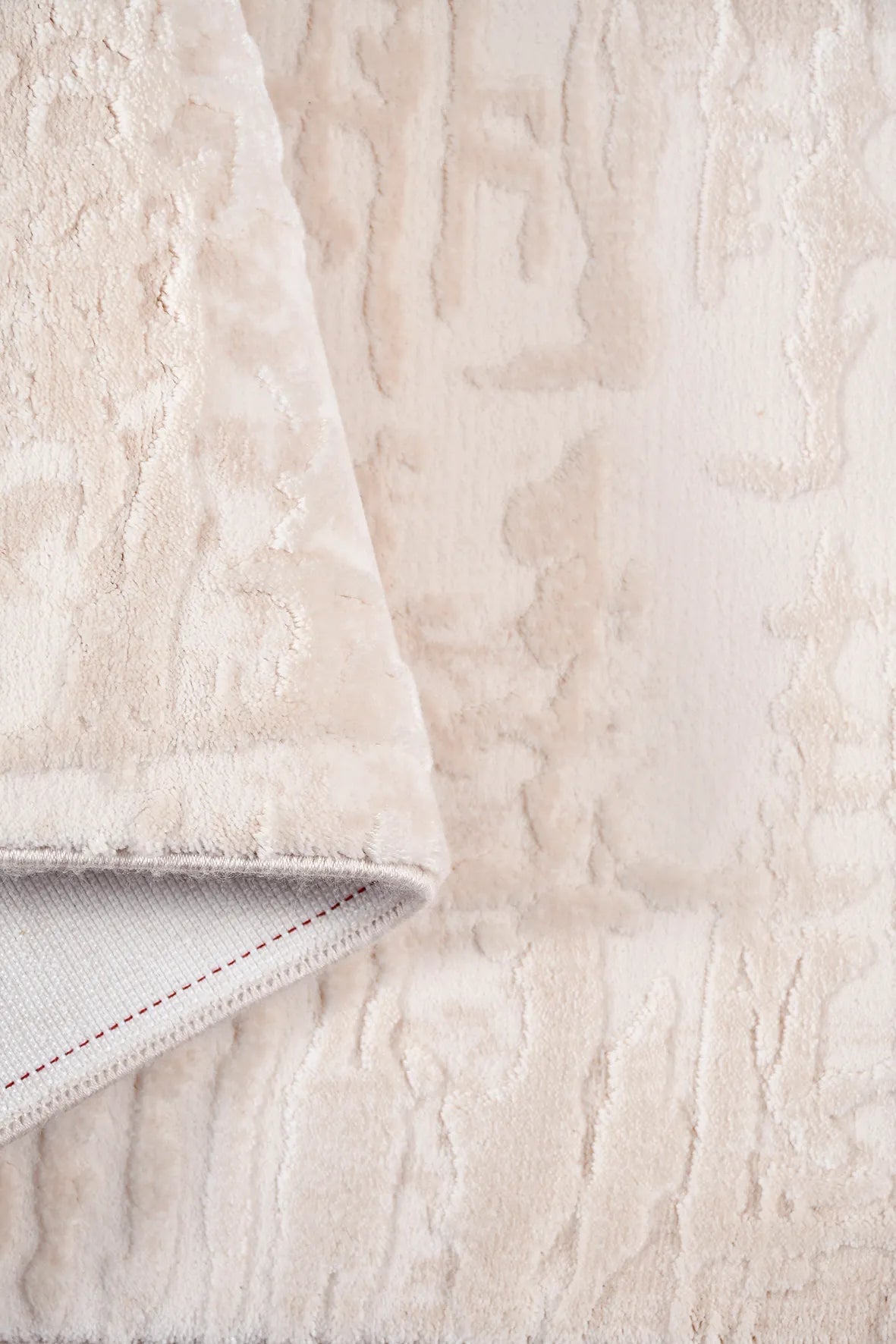 Krem ve Bej Soyut Eskitme Desenli Modern Halı