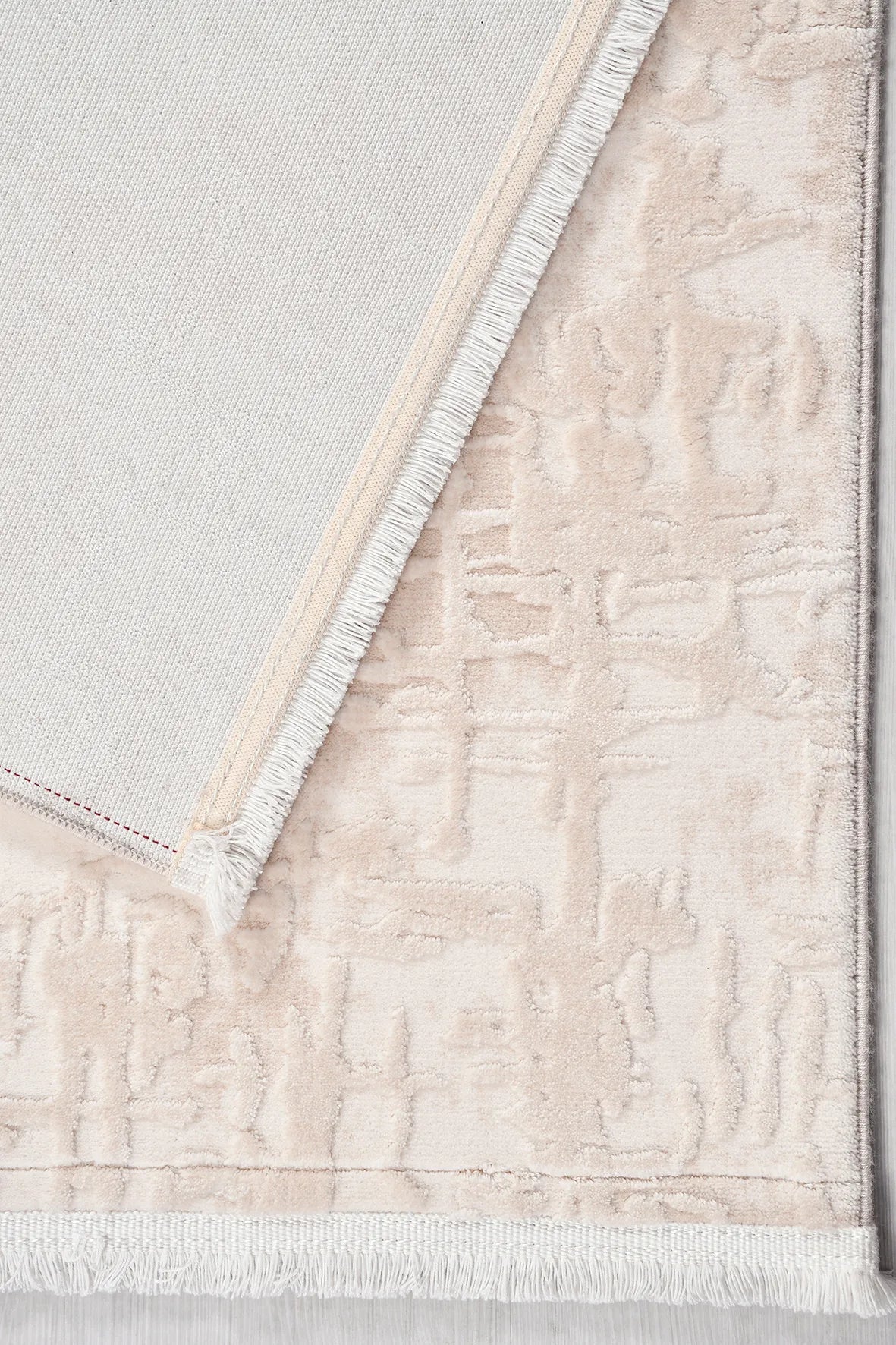 Krem ve Bej Soyut Eskitme Desenli Modern Halı