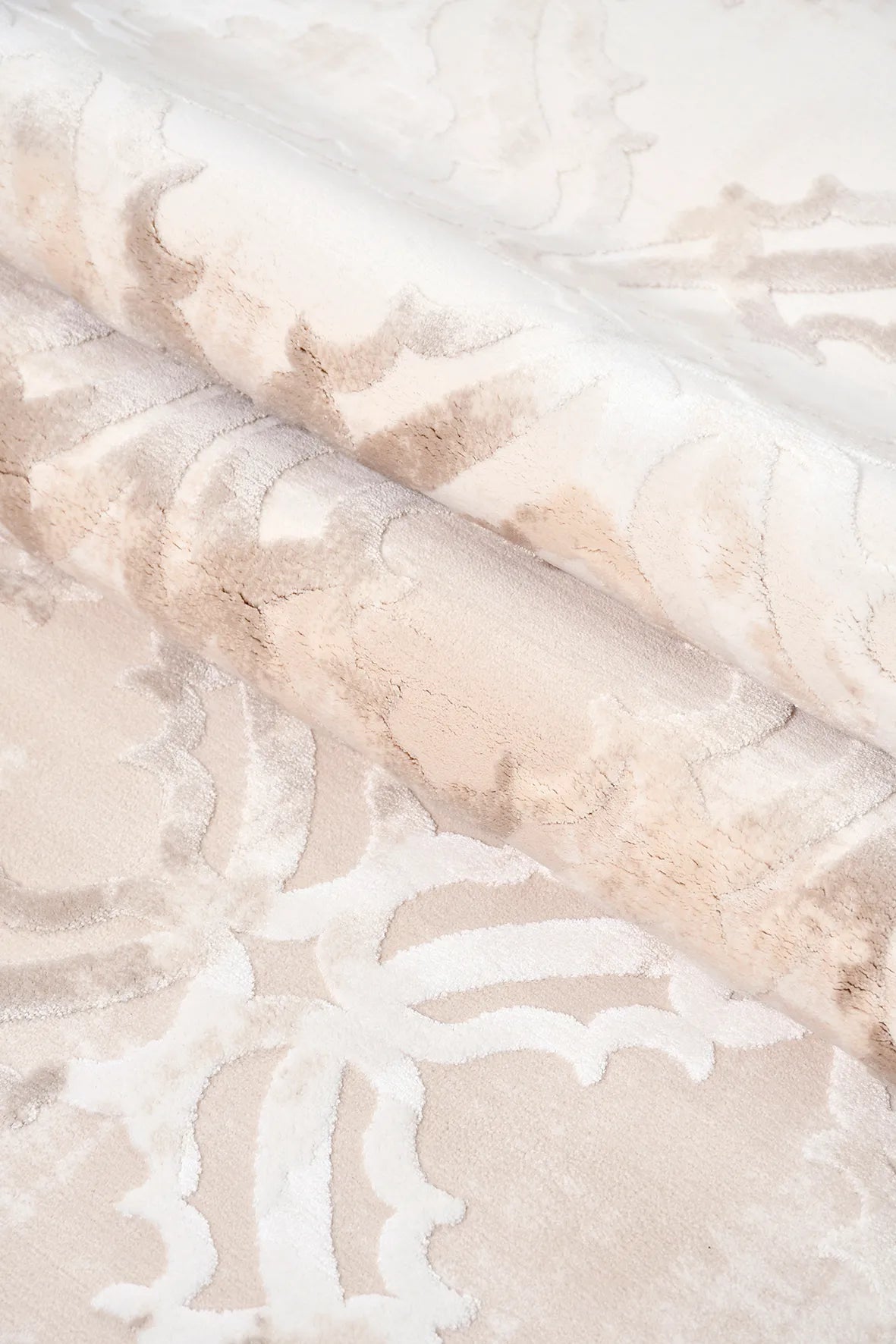 Krem ve Bej Ogee Desenli Vintage Halı