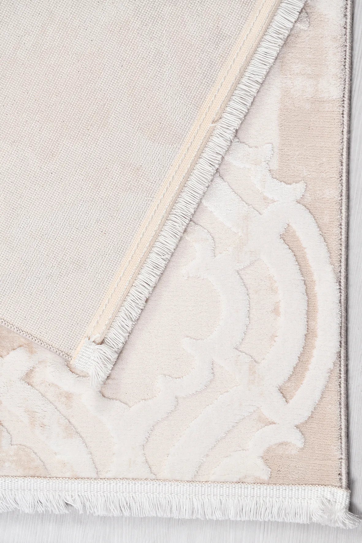 Krem ve Bej Ogee Desenli Vintage Halı