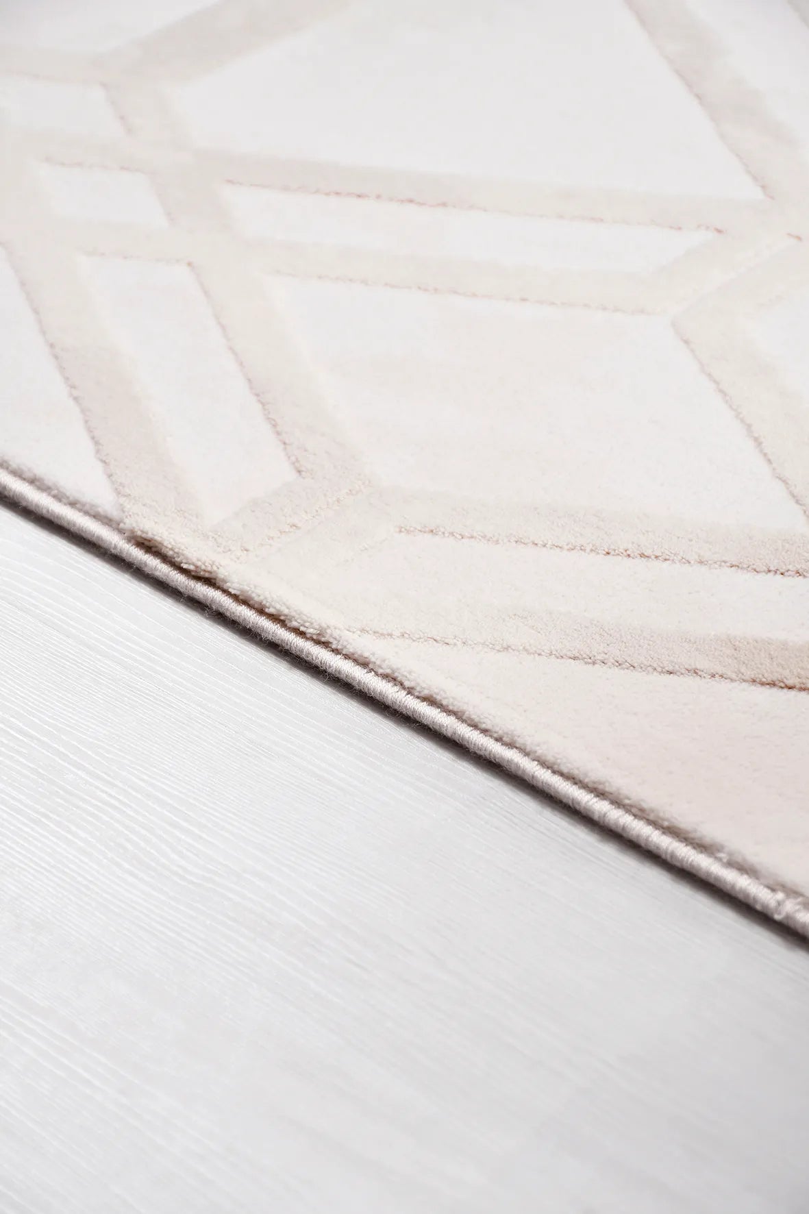 Krem ve Vizon Kafes Desenli Halı