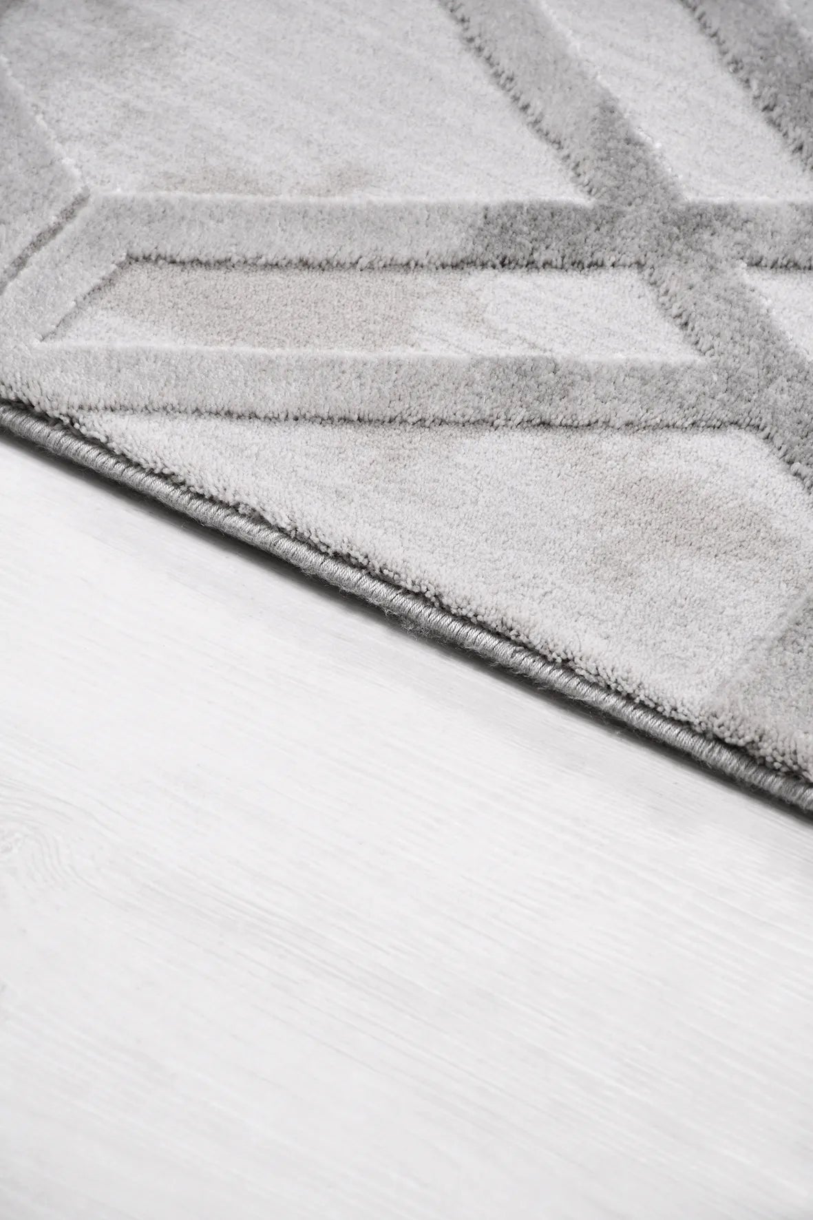 Gri Kafes Desenli Halı