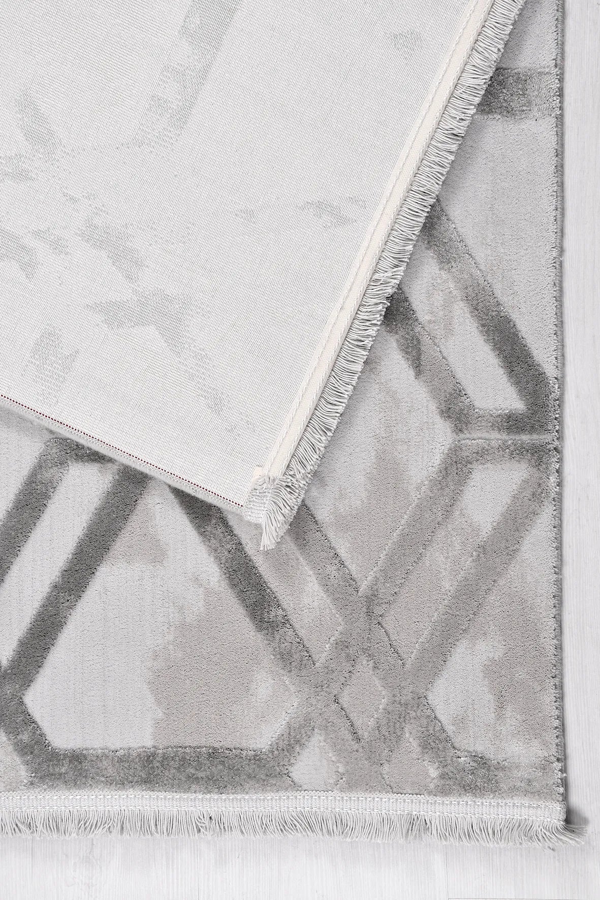 Gri Kafes Desenli Halı