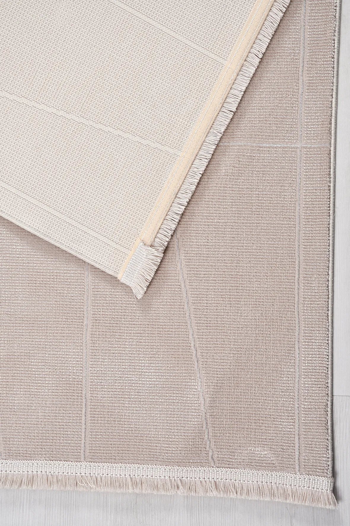 Bej ve Vizon Çizgisel Halı