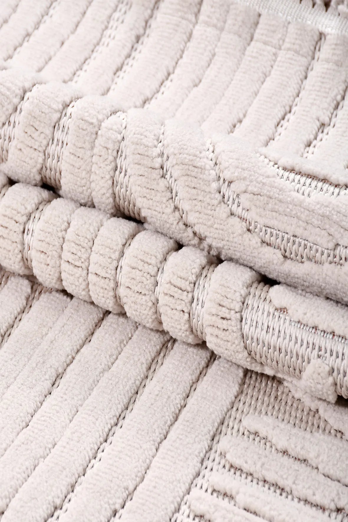 White Labyrinth Rug Texture Off-white Geometric Labyrinth Modern Rug – Pera Halı