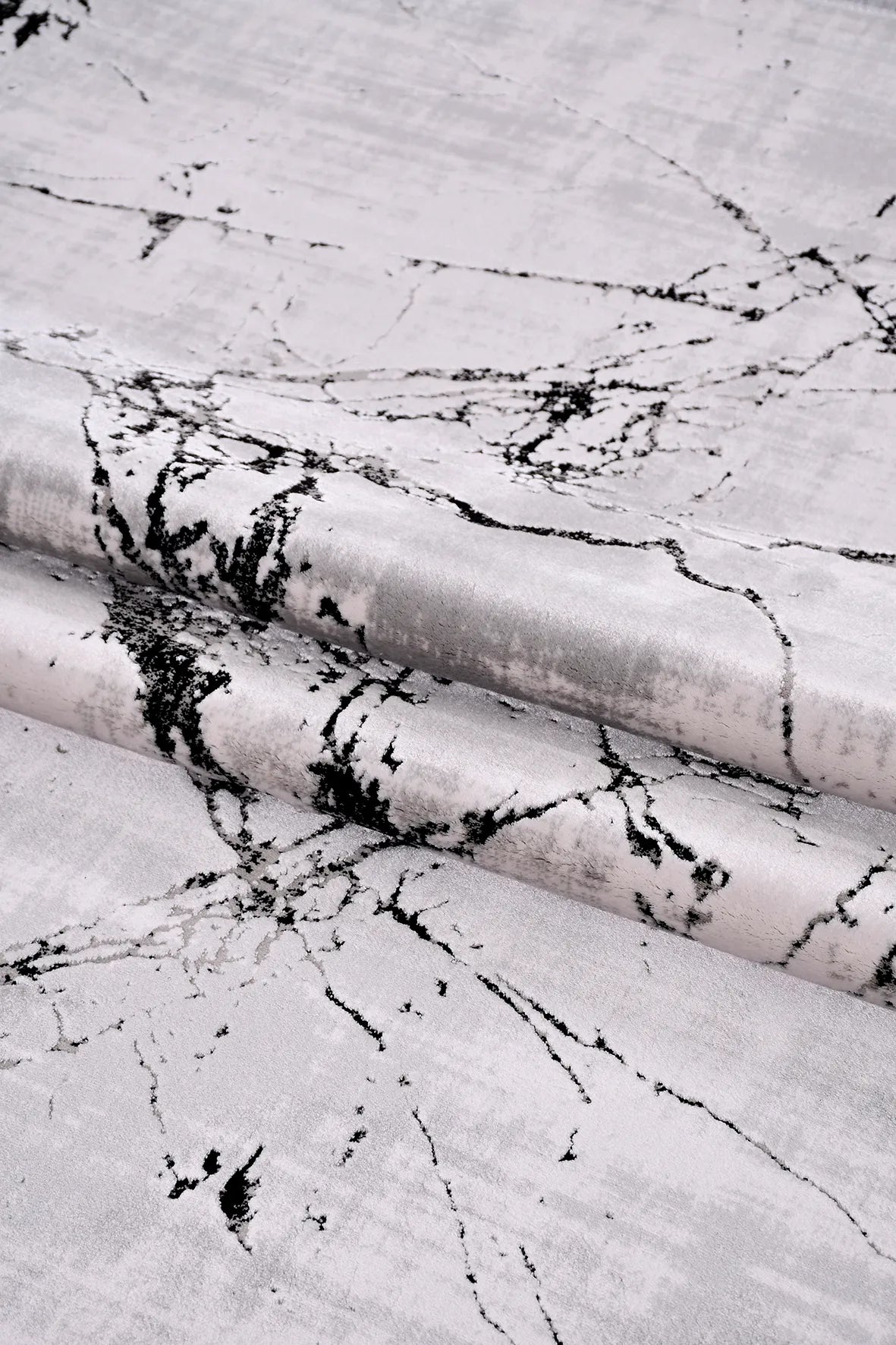 Gri ve Siyah Mermer Desenli Modern Halı