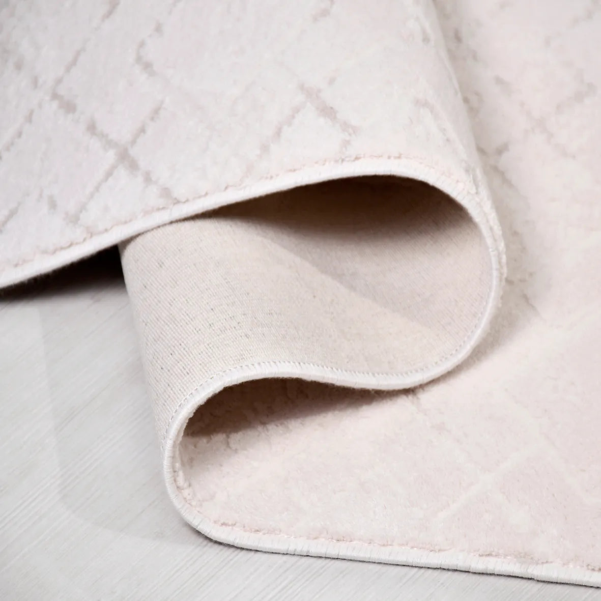 BONAPARTE-Beyaz- Özel Ölçü-Salon , Oturma Odası ve Koridor Halısı-Robot Süpürge Uyumlu-Kolay Temizlenebilir-Uygun Fiyat