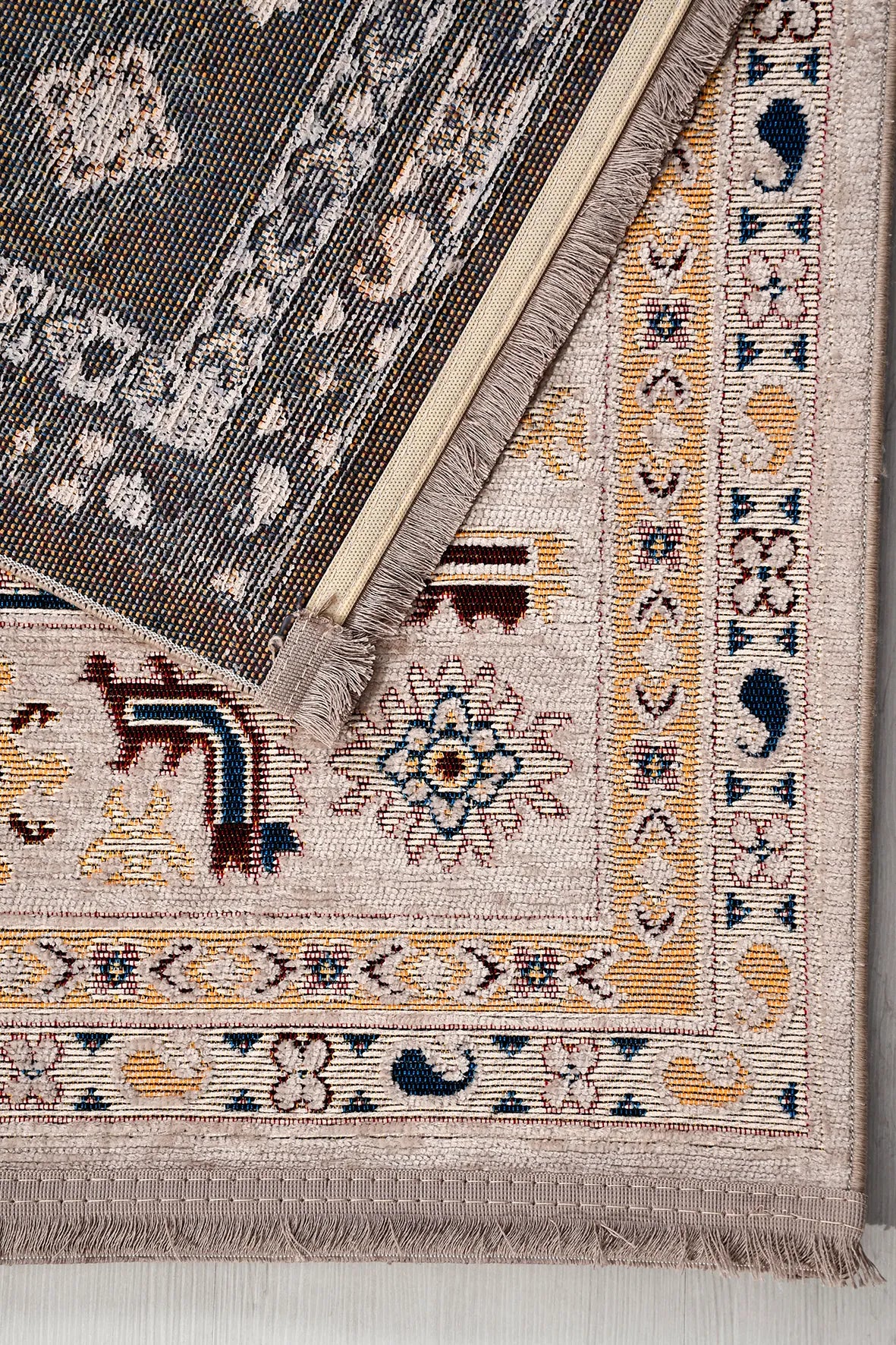 Bej Geometrik Motifli Anadolu Kilimi