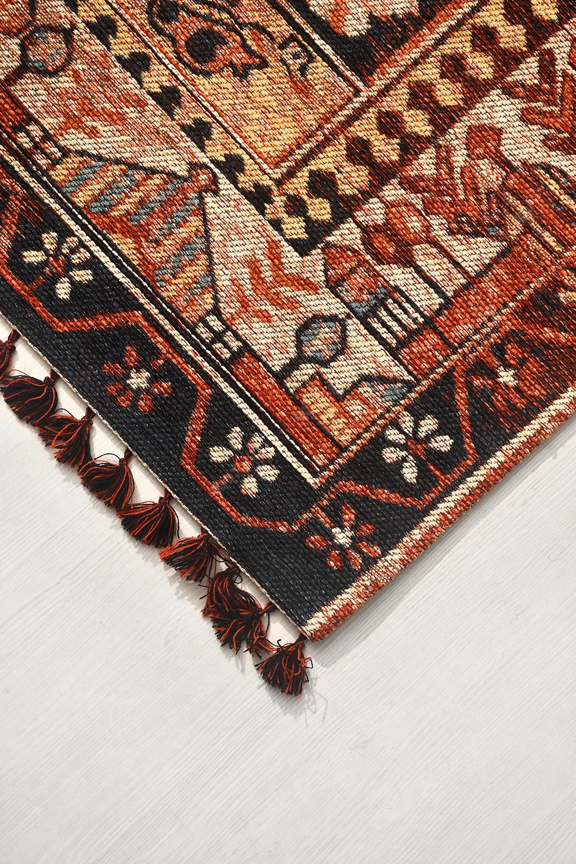 Kiremit Çiçek Motifli Vintage Saçaklı Kilim