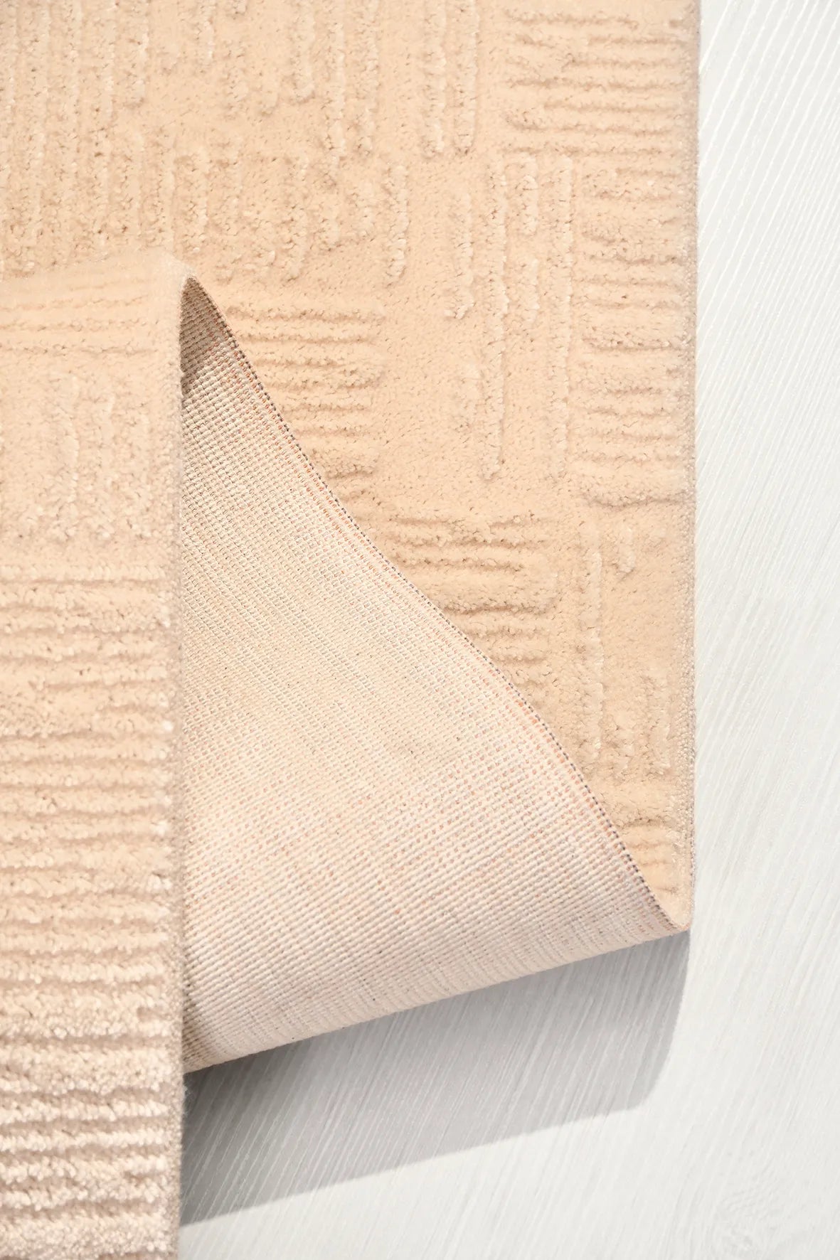 Bej Kabartma Dokulu Minimal Halı