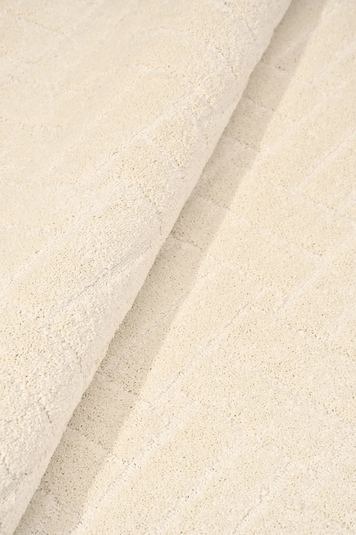 Krem Balıksırtı Kabartma Desenli Halı