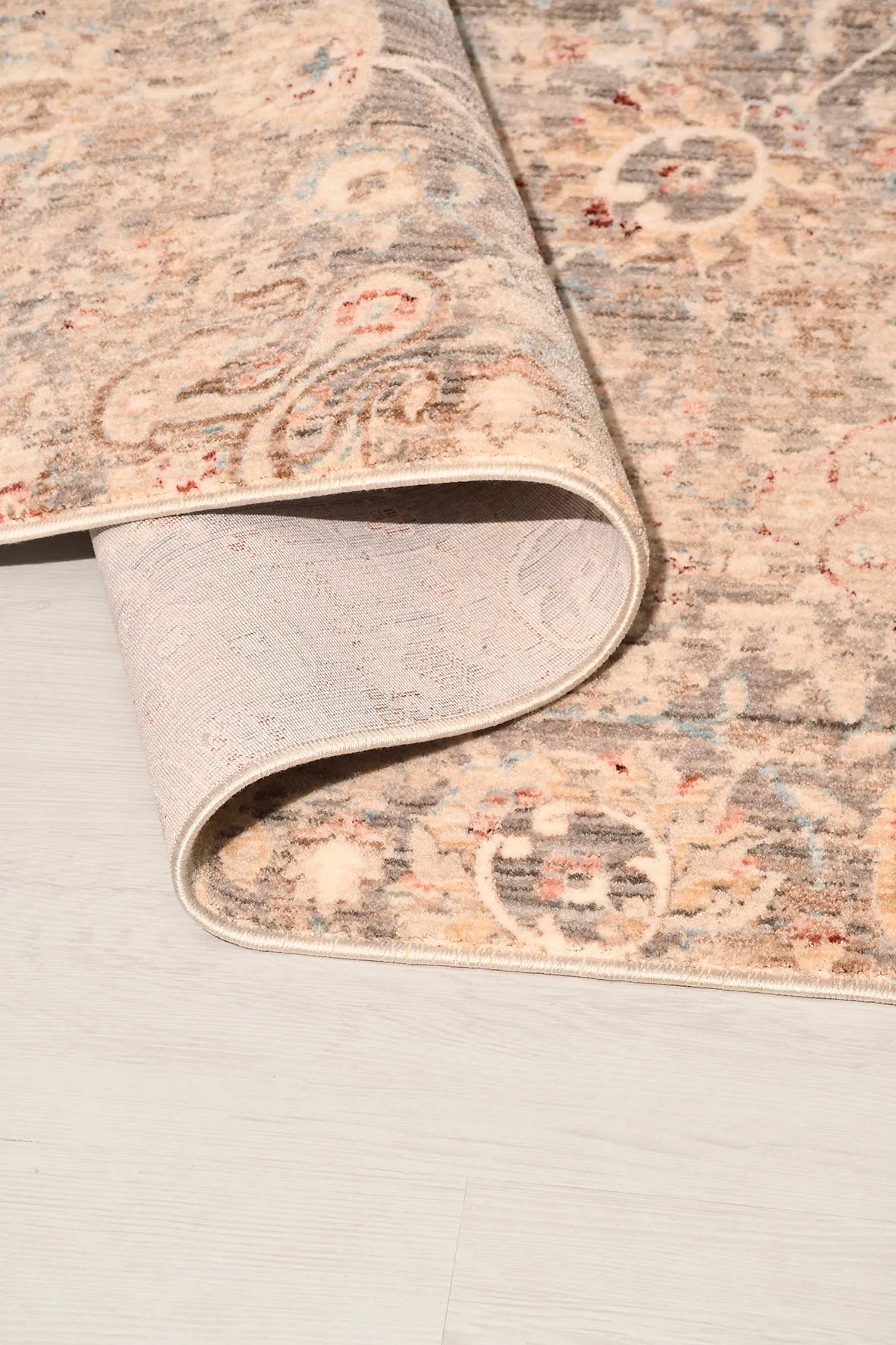 Bej ve Gri Vintage Çiçek Desenli Halı