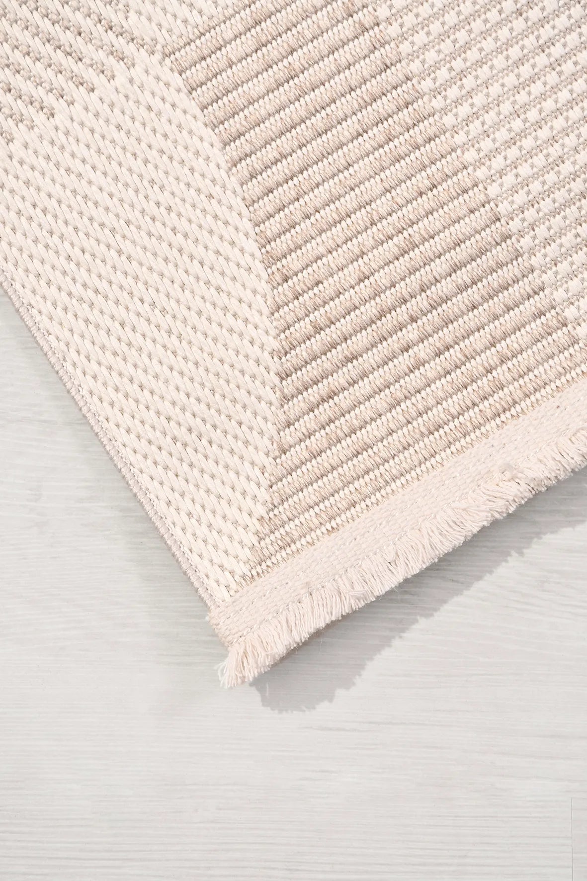 Krem ve Vizon Sisal Görünümlü Örgü Halı