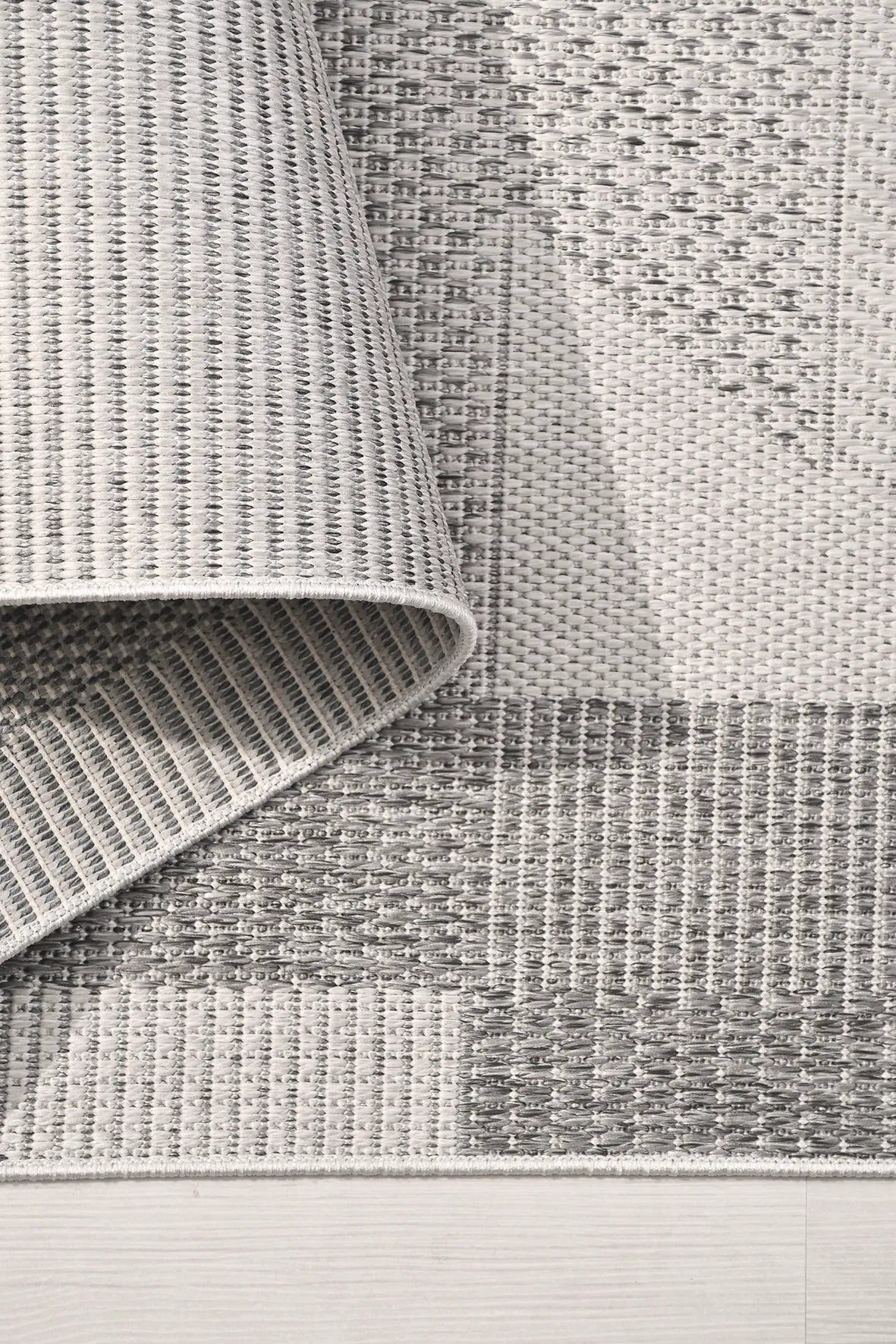 Gri Sisal Görünümlü Geometrik Halı