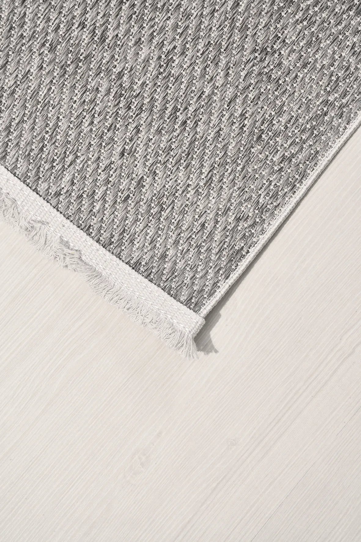 Gri Sisal Görünümlü Geometrik Halı