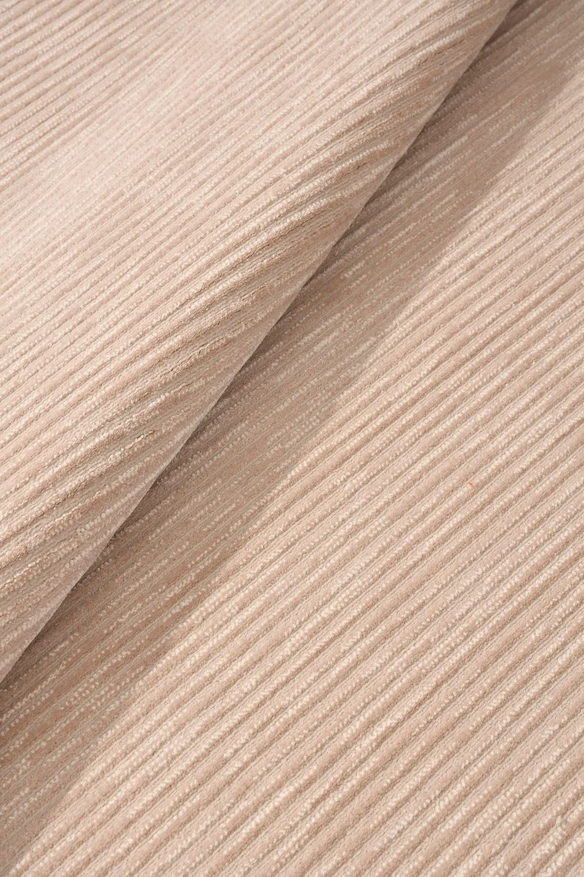 Vizon Çizgisel Dokulu Modern Halı