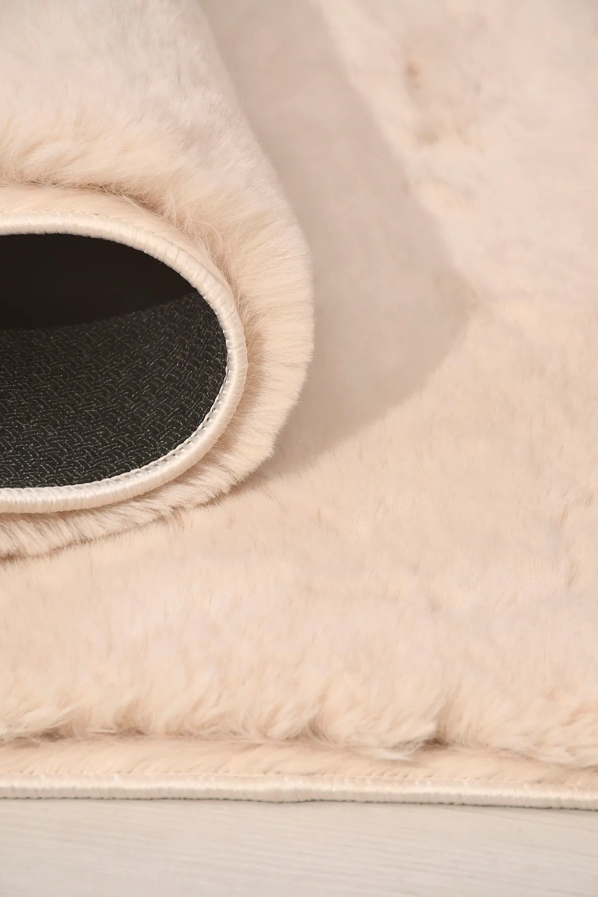Bej Ekstra Yumuşak Tavşan Peluş Halı