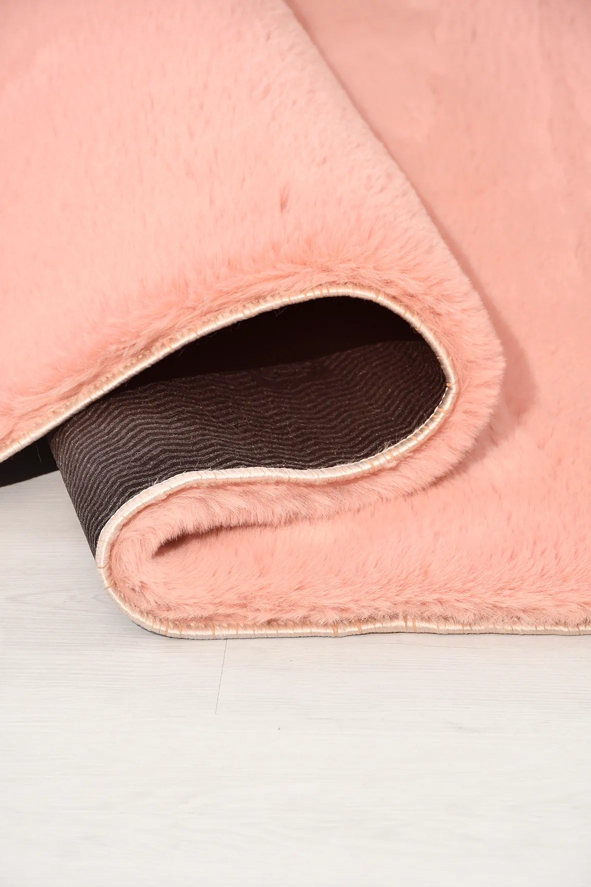 Rose Pembe Ekstra Yumuşak Tavşan Peluş Halı