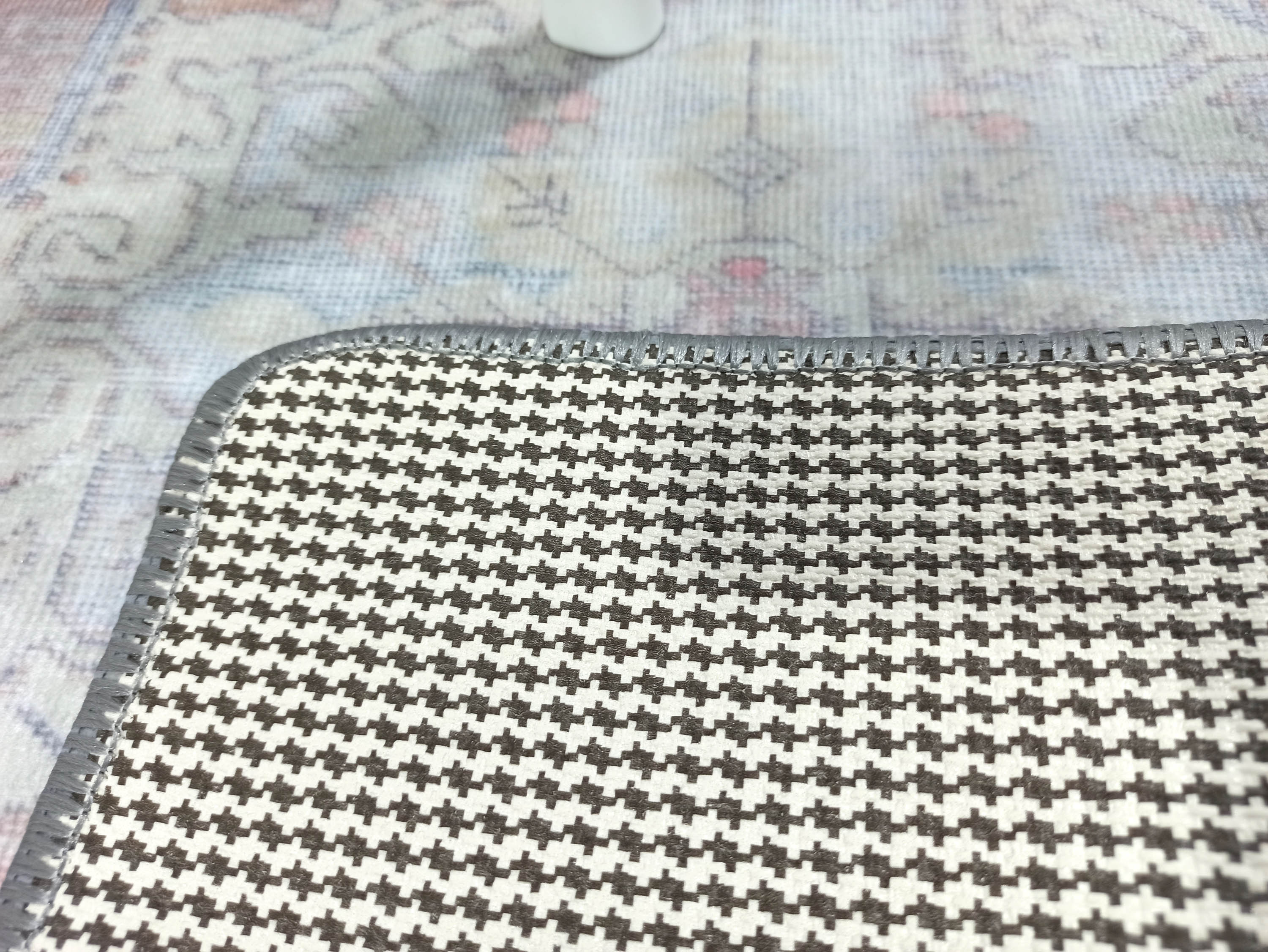 Blassorange und blauer Oushak Vintage Teppich