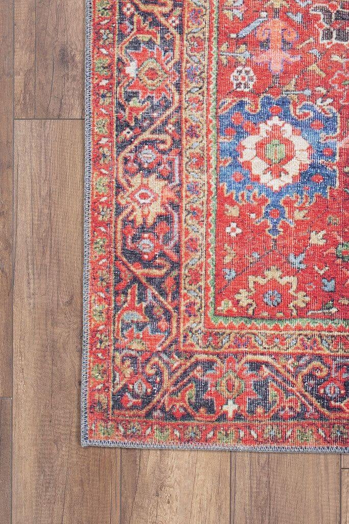 Kırmızı ve Lacivert Çiçekli Geleneksel Halı