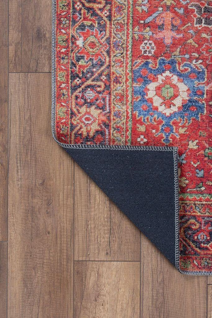 Kırmızı ve Lacivert Çiçekli Geleneksel Halı