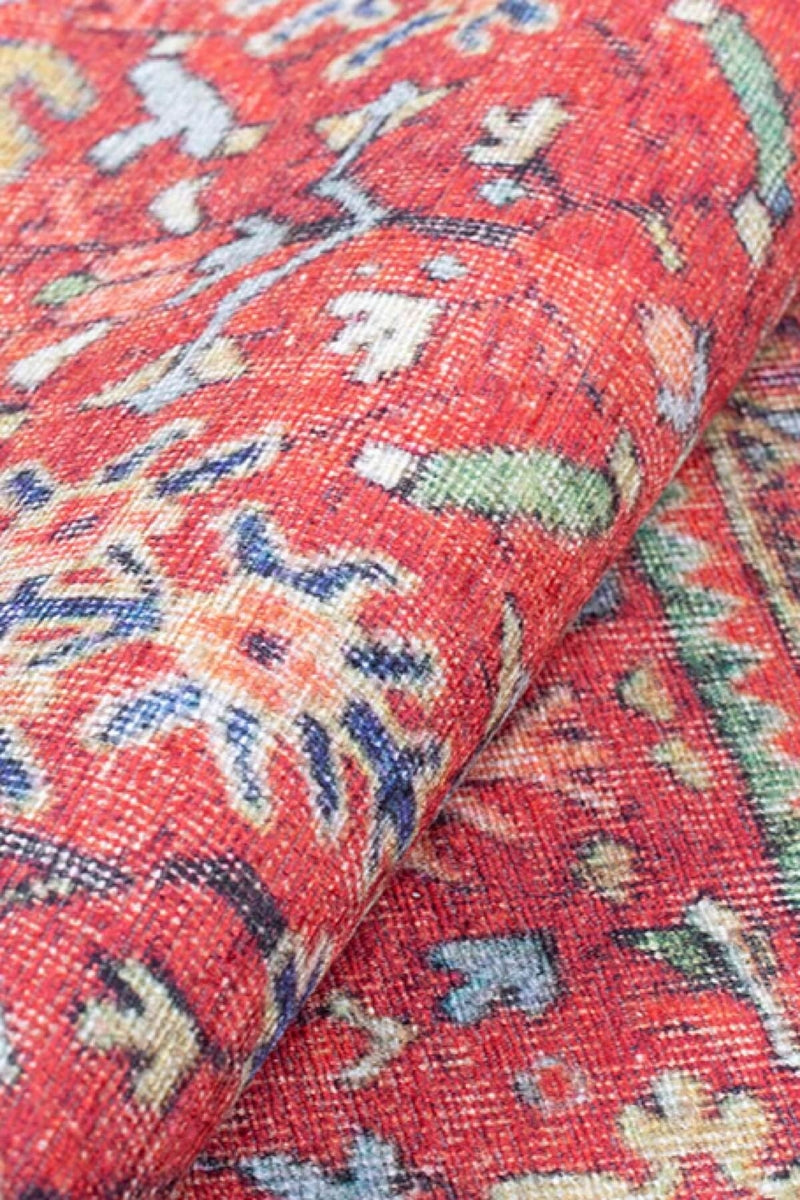 Kırmızı ve Lacivert Çiçekli Geleneksel Halı