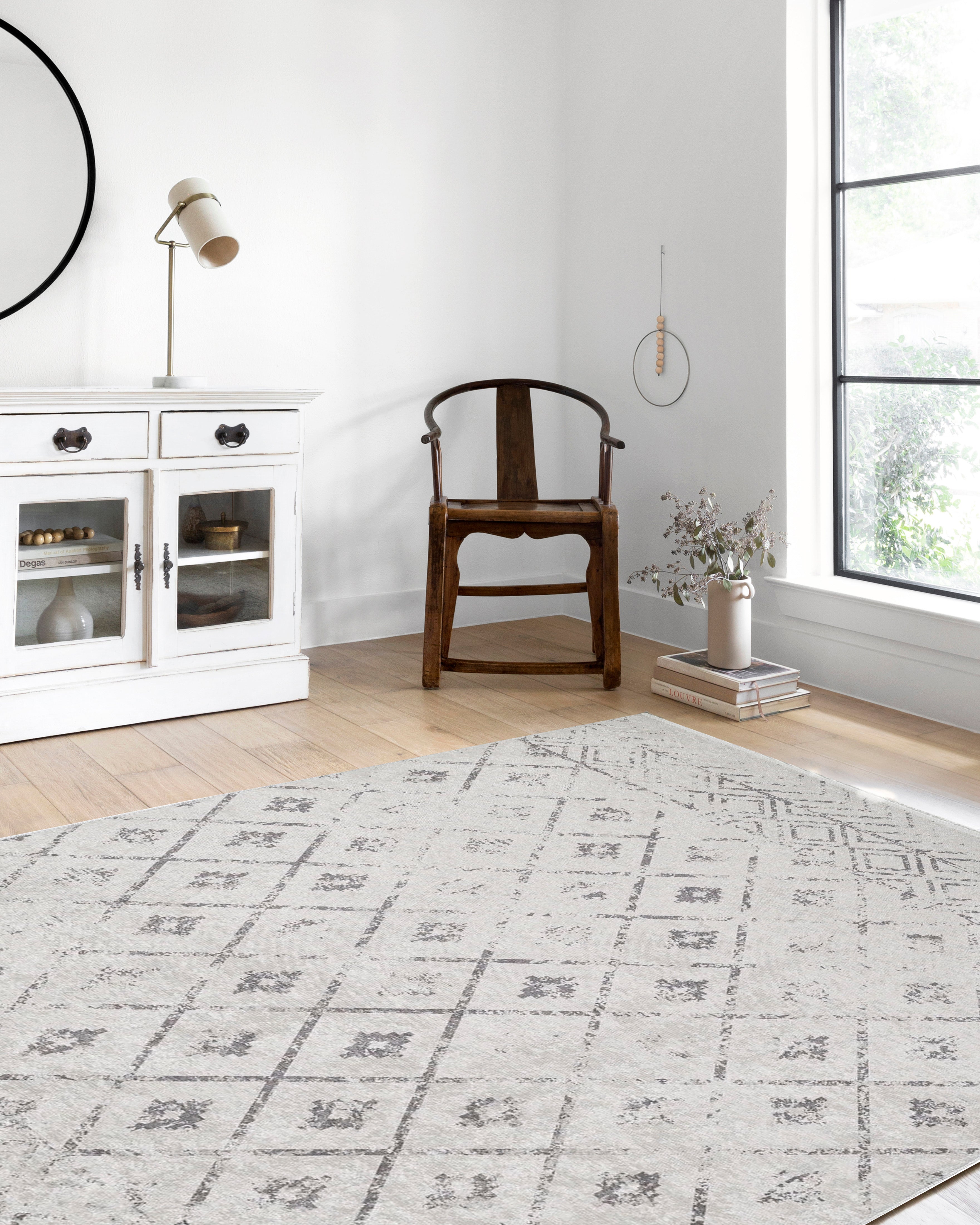 Beyaz Gri Geometrik Antika Benzersiz Vintage Halı - Pera Halı