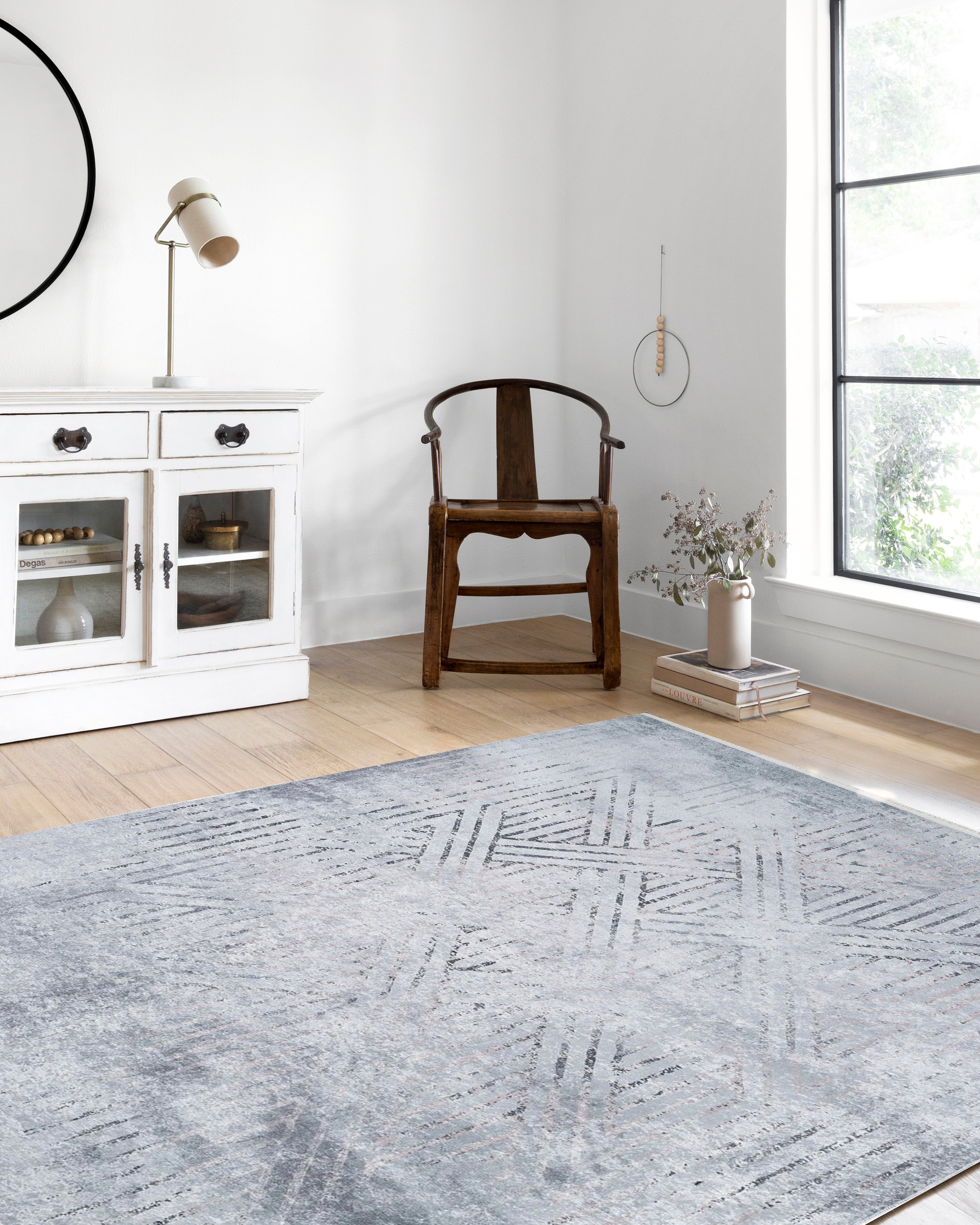 Blassrosa, cremebeige, geometrisch gemusterter Kelim-Teppich