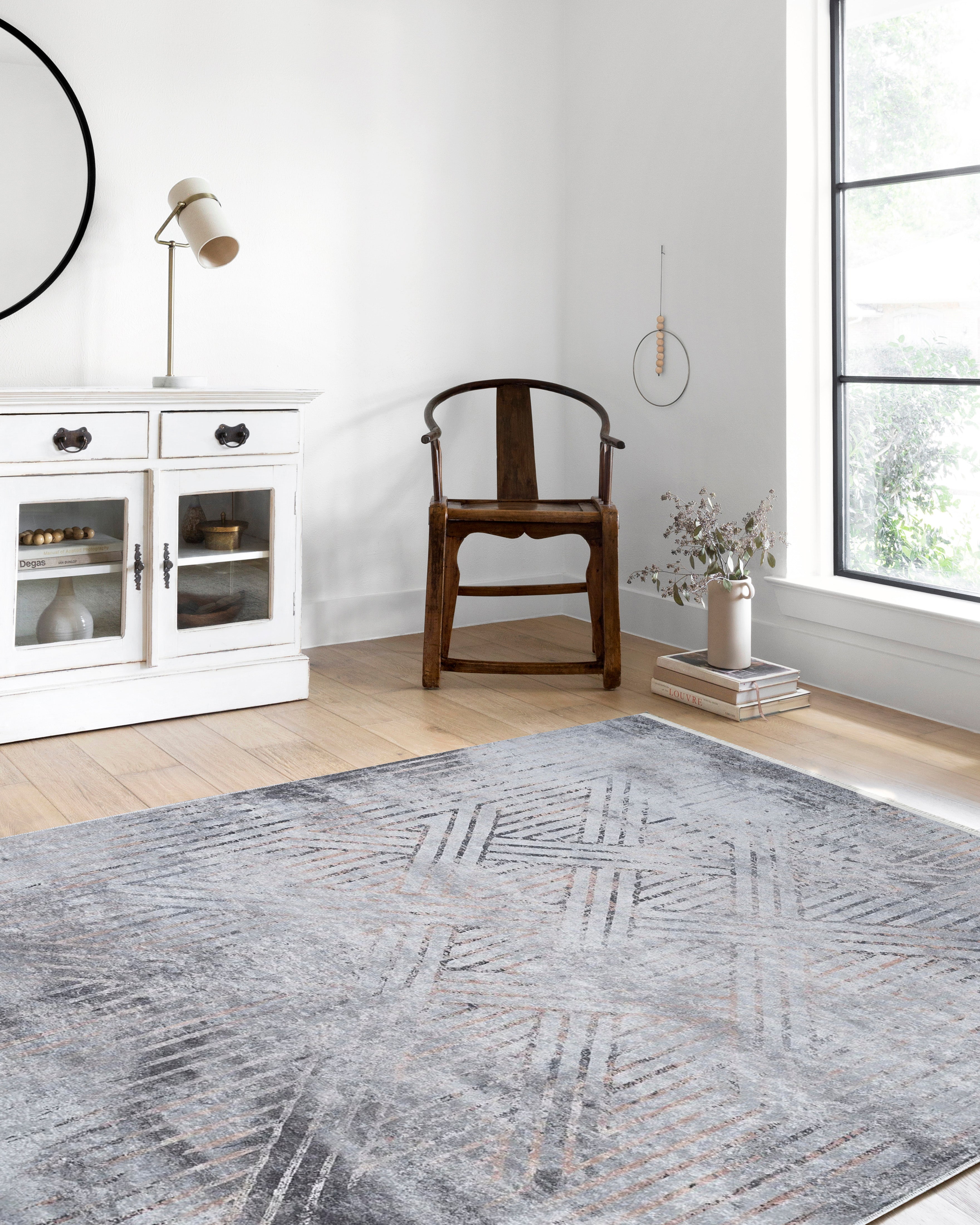 Blassrosa, cremebeige, geometrisch gemusterter Kelim-Teppich