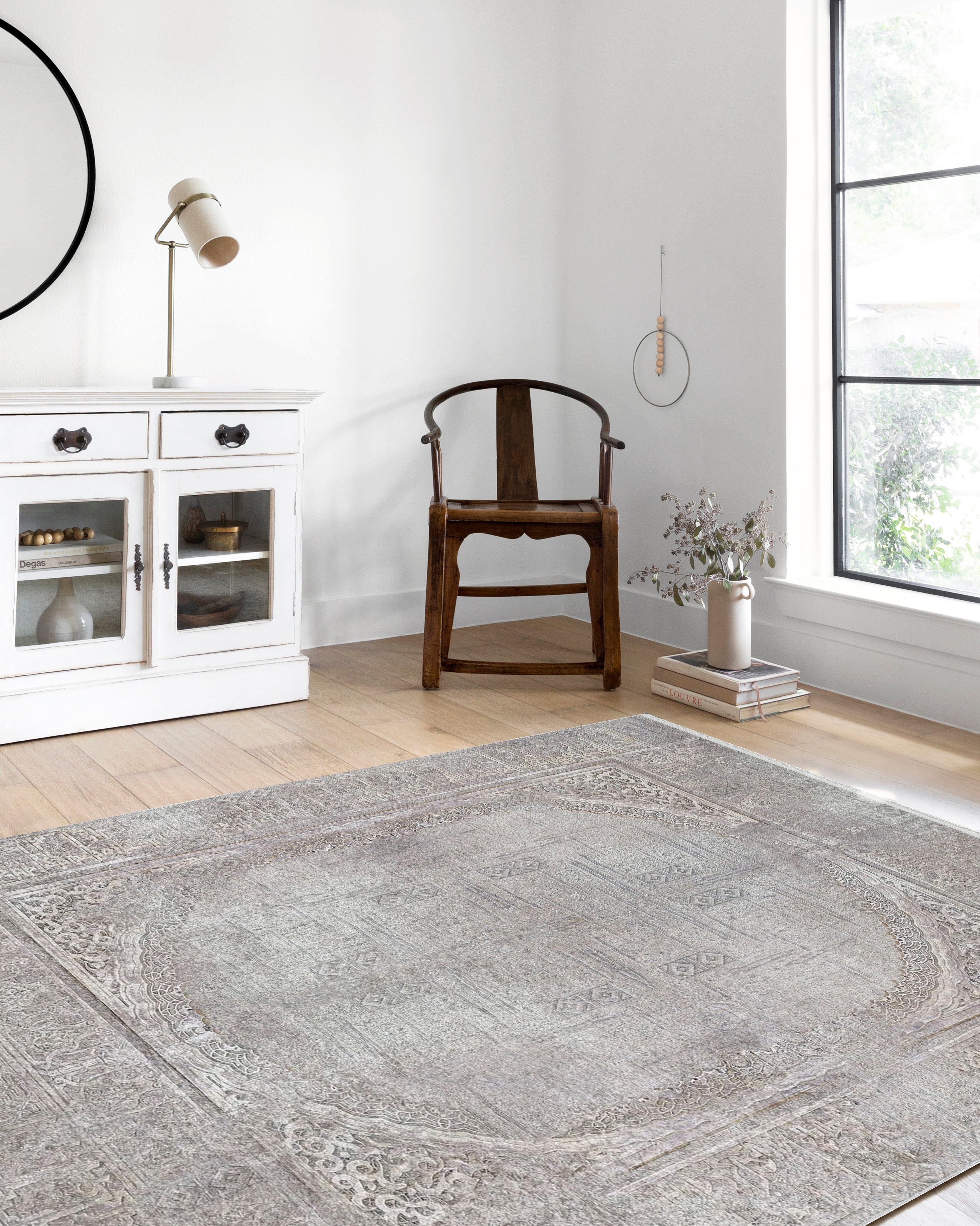 Blassrosa, cremebeige, geometrisch gemusterter Kelim-Teppich