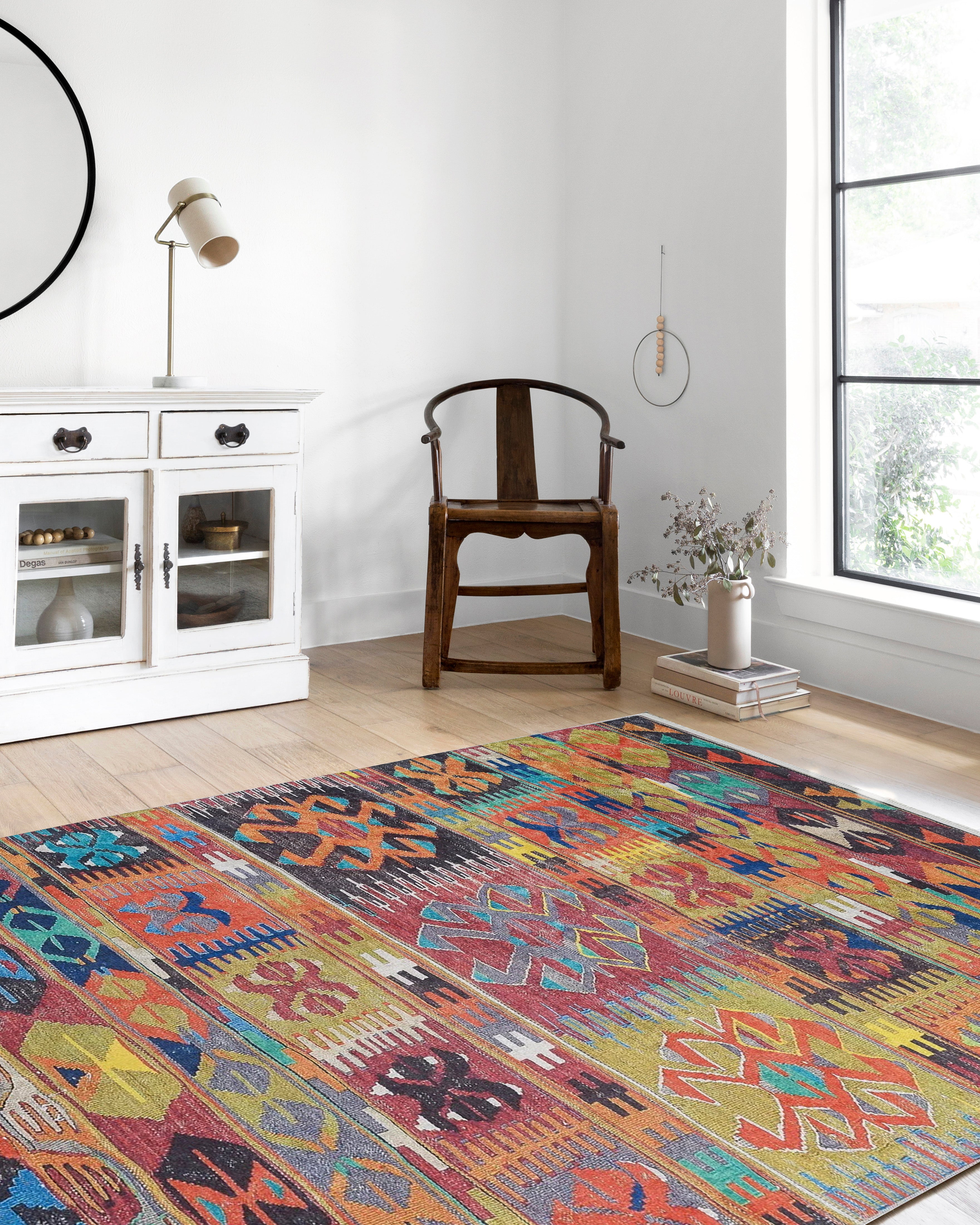 Blassrosa, cremebeige, geometrisch gemusterter Kelim-Teppich