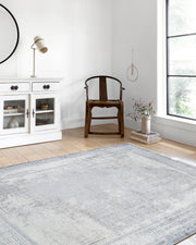 Geometrischer schwarzgrauer Teppich