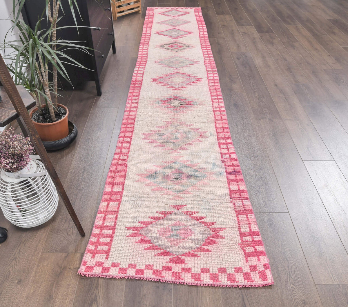 El yapımı vintage yolluk 74x391 cm geometrik desenli yün - yakın çekim doku detayı