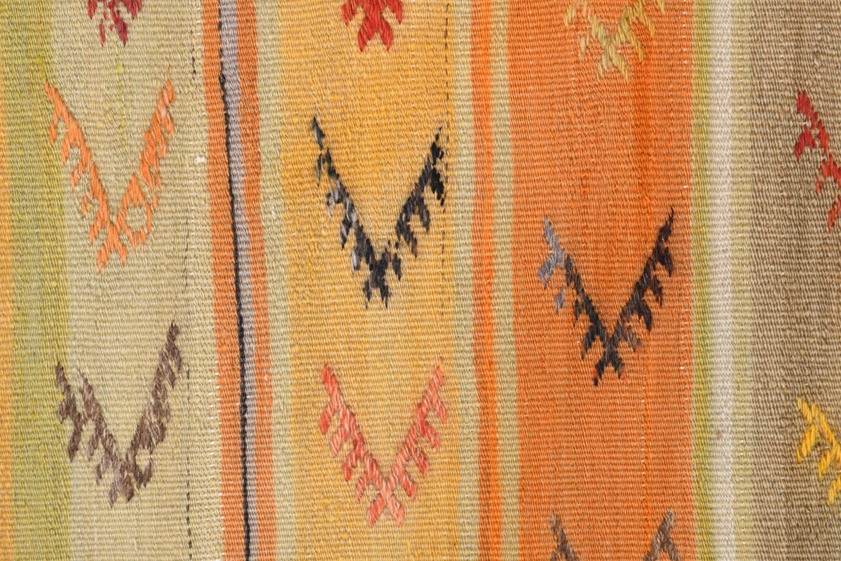 Tek parça el dokuma vintage kilim 67x127 cm (0,85 m²) – Pera Halı