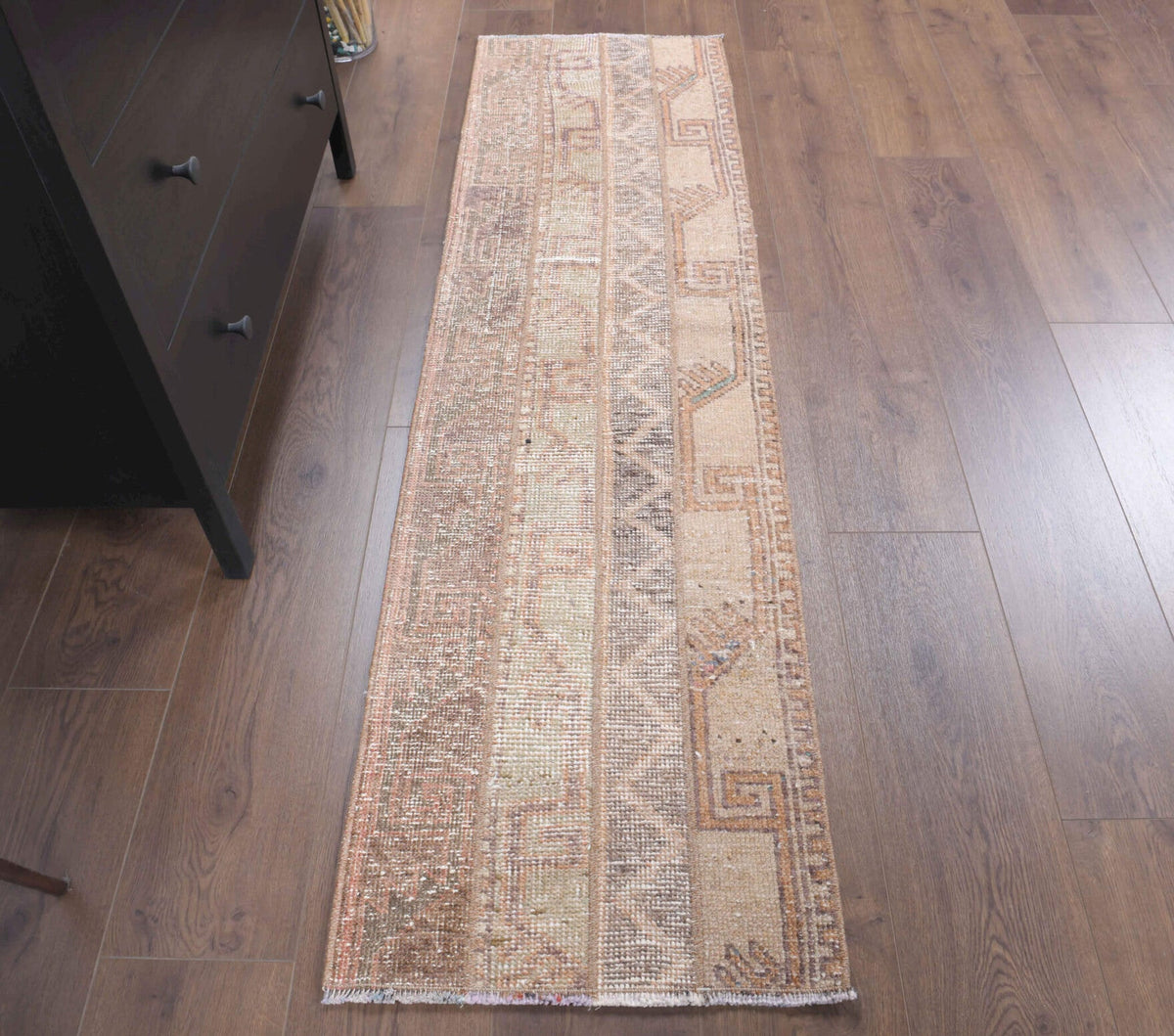 50x180 cm turuncu, kırmızı ve kahverengi ikat desenli patchwork vintage yolluk – üstten tam görünüm