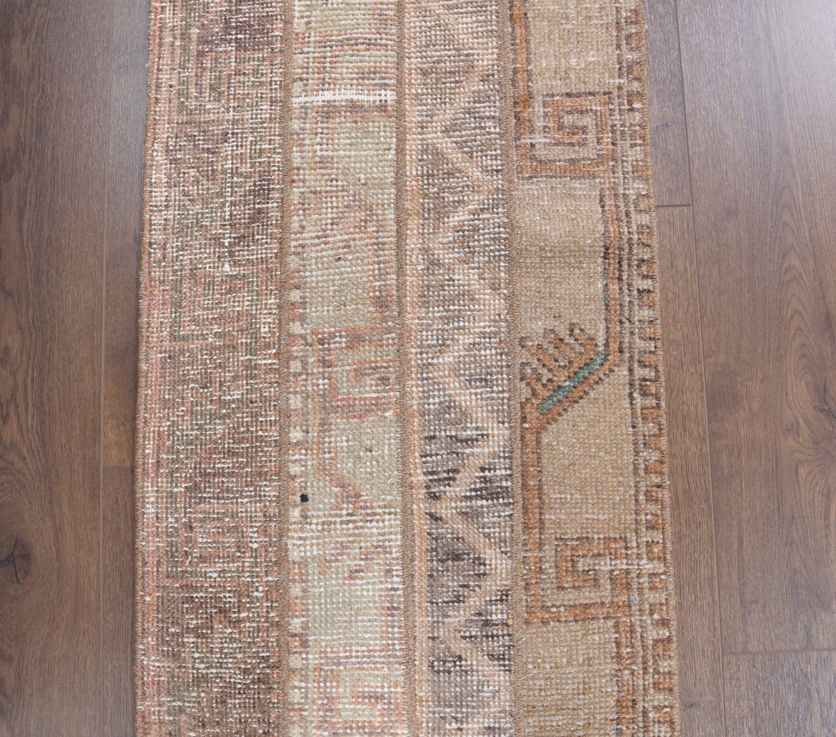 Turuncu, kırmızı ve kahverengi renkli patchwork vintage yolluk, yün hav, kumaş taban